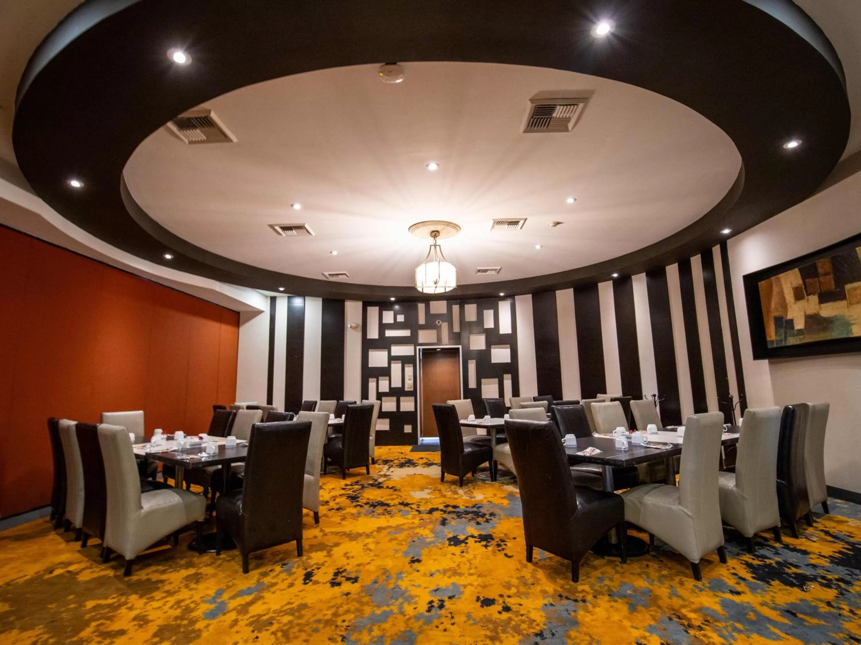 Restaurant/places to eat in Hotel Araiza Mexicali