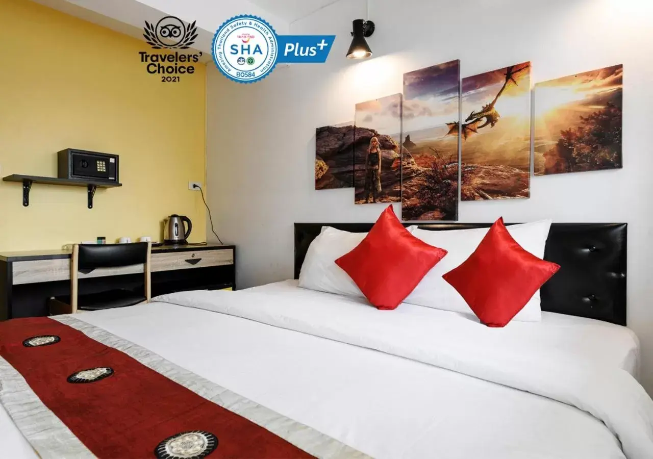 Balcony/Terrace, Bed in Khaosan Art Hotel - SHA Plus Certified