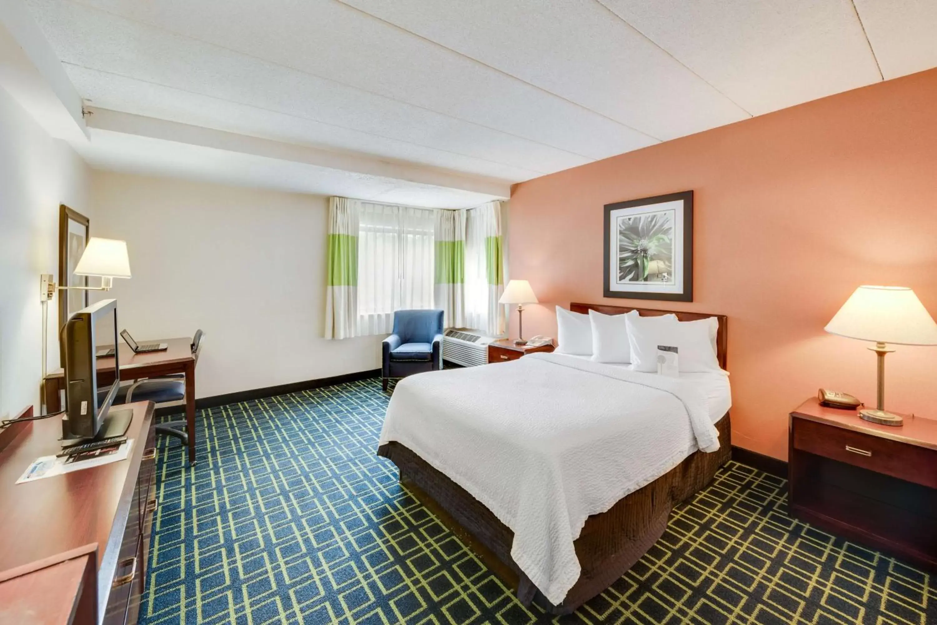 TV and multimedia, Bed in Motel 6-Milford, CT