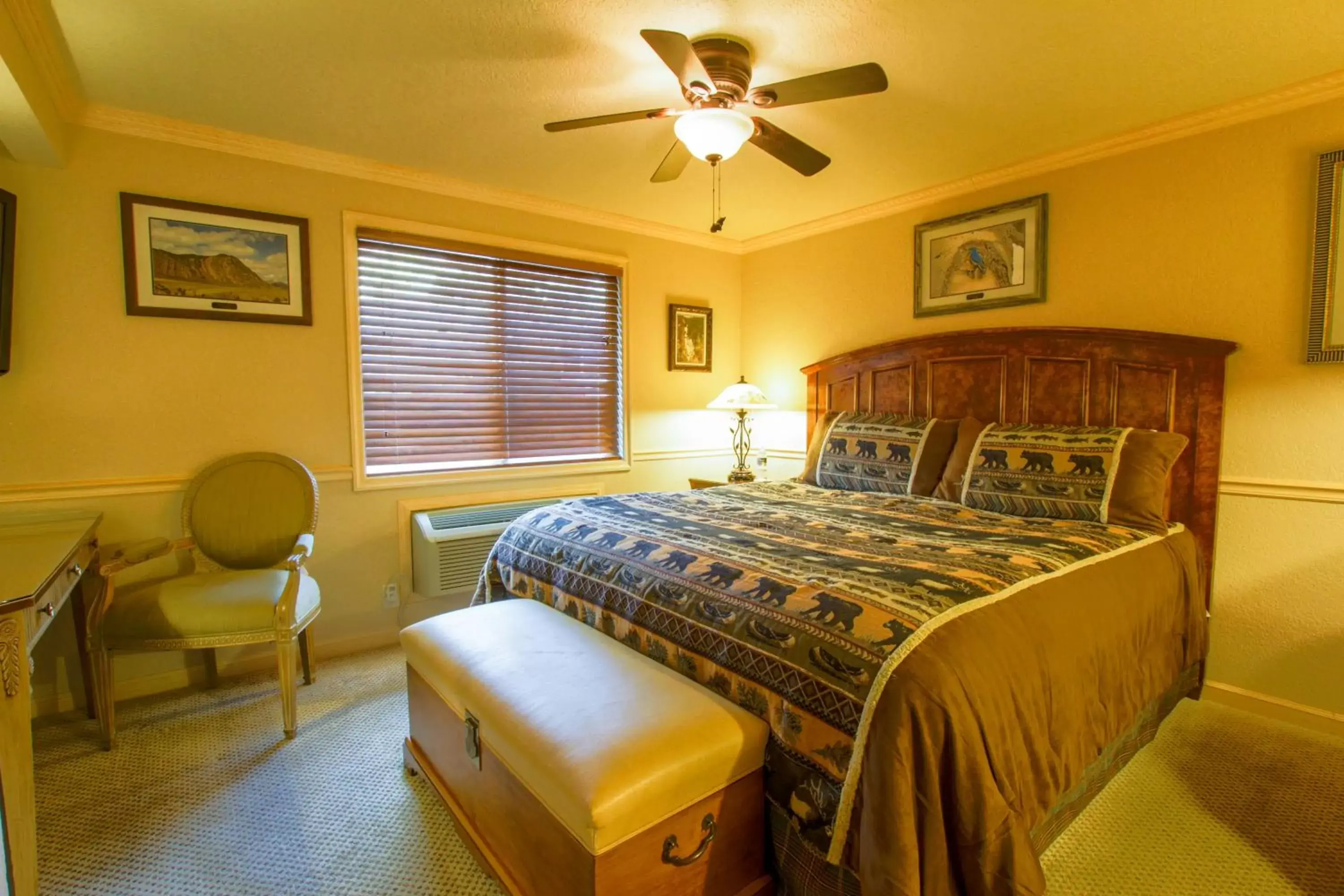 Bedroom, Bed in Yellowstone Gateway Inn