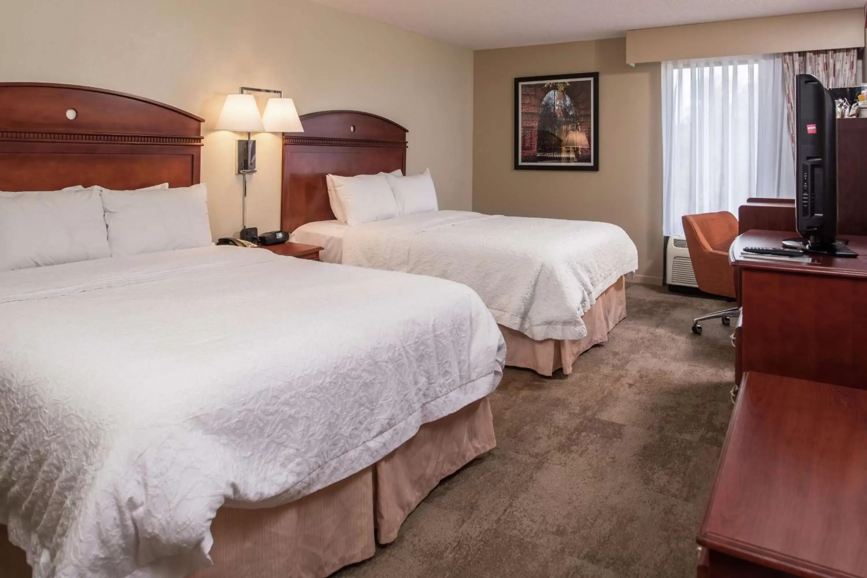 Bedroom, Bed in Hampton Inn Columbia Northeast-Fort Jackson Area