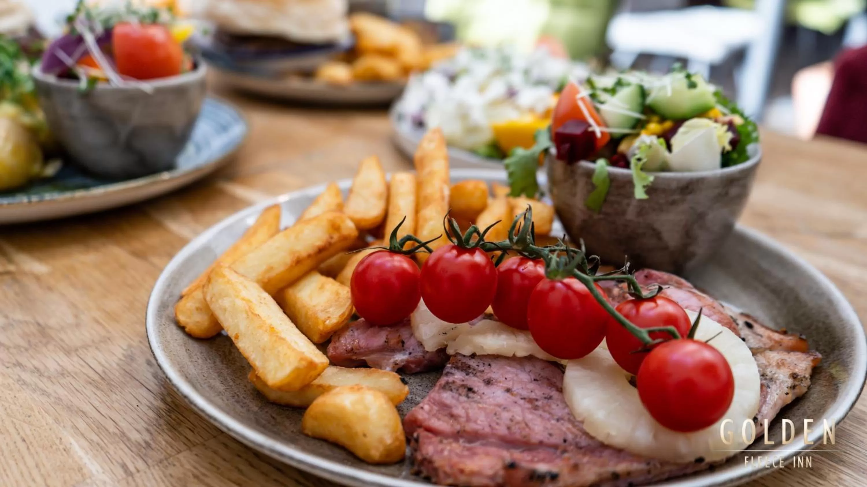 Food and drinks in The Golden Fleece Inn