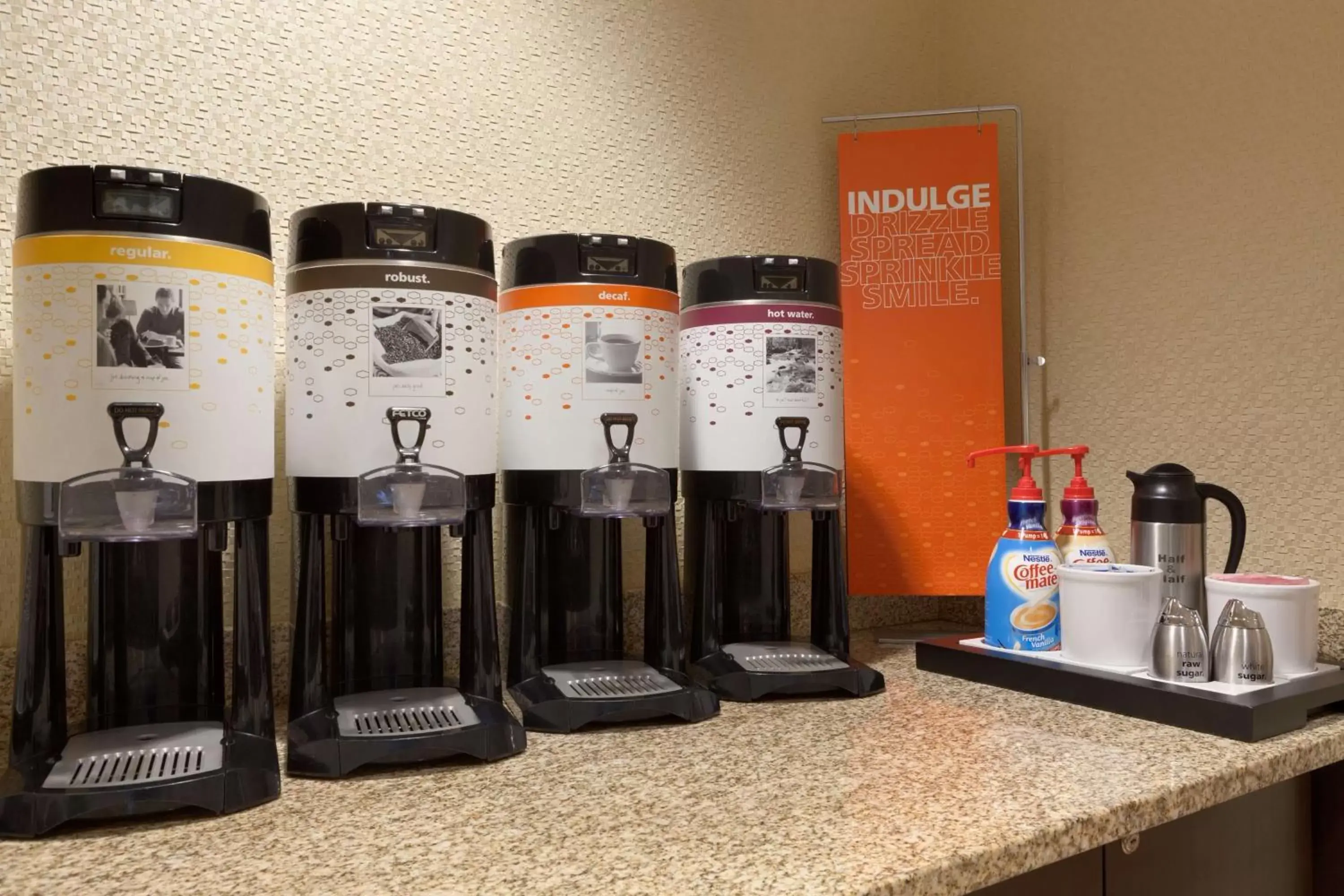 Dining area, Coffee/Tea Facilities in Hampton Inn & Suites East Hartford