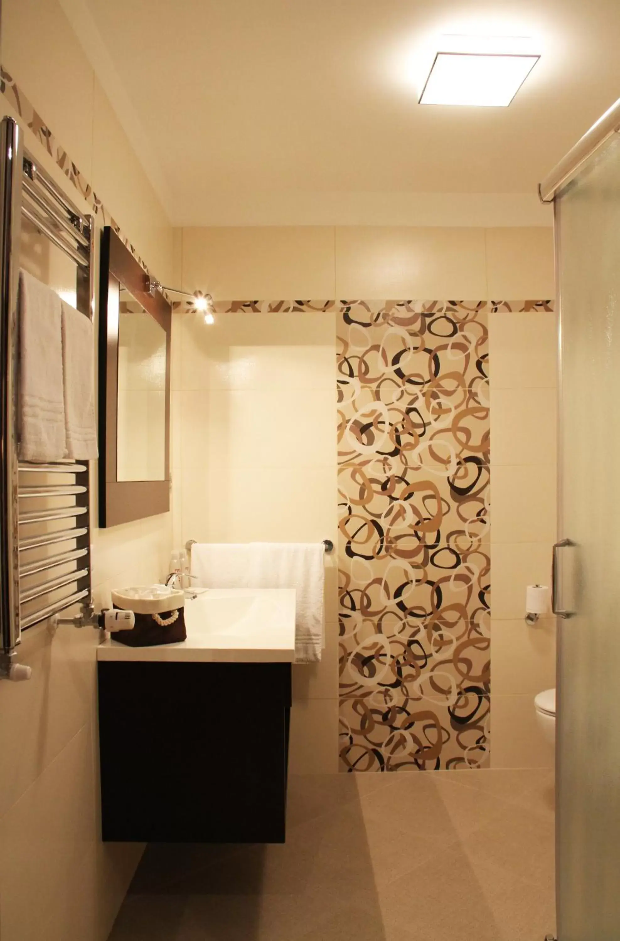 Shower, Bathroom in GREEN GARDEN Resort - Smart Hotel