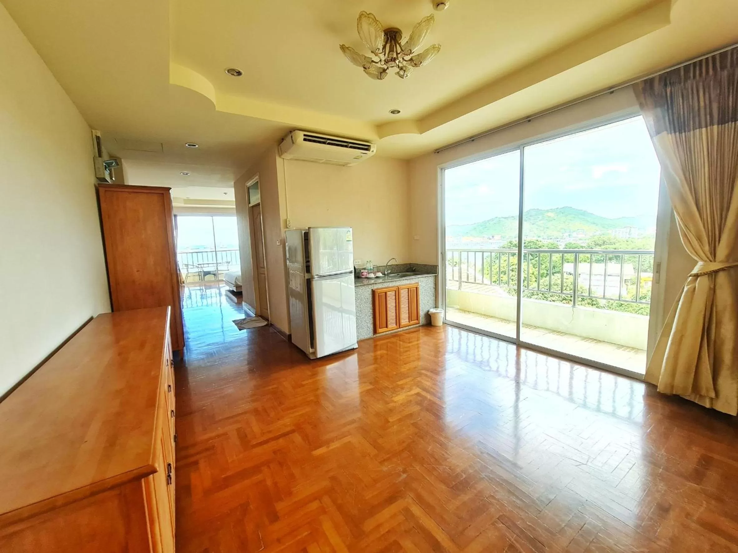 Restaurant/places to eat in โรงแรม ชาโตว์วิสต้า