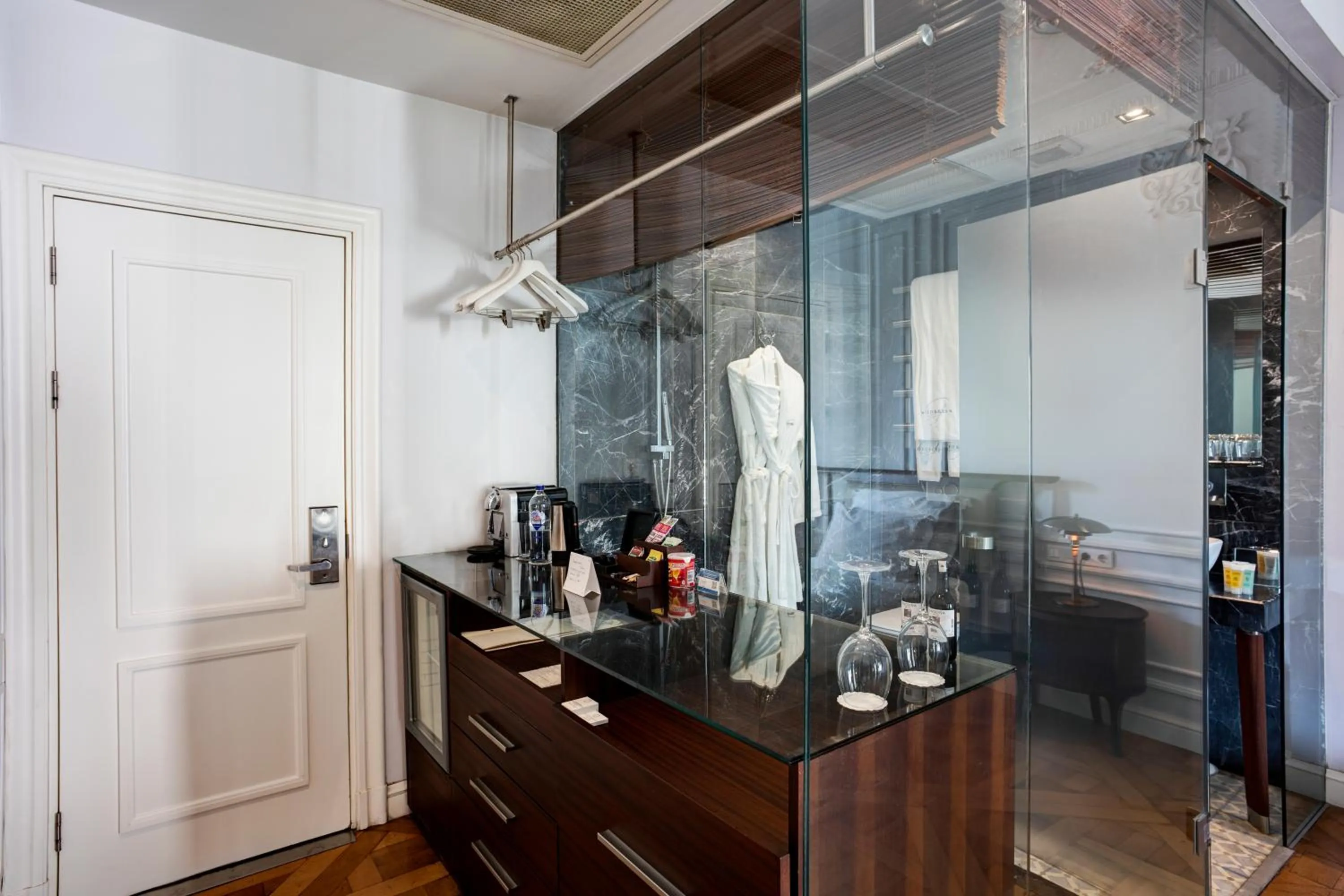 Coffee/tea facilities in Georges Hotel Galata