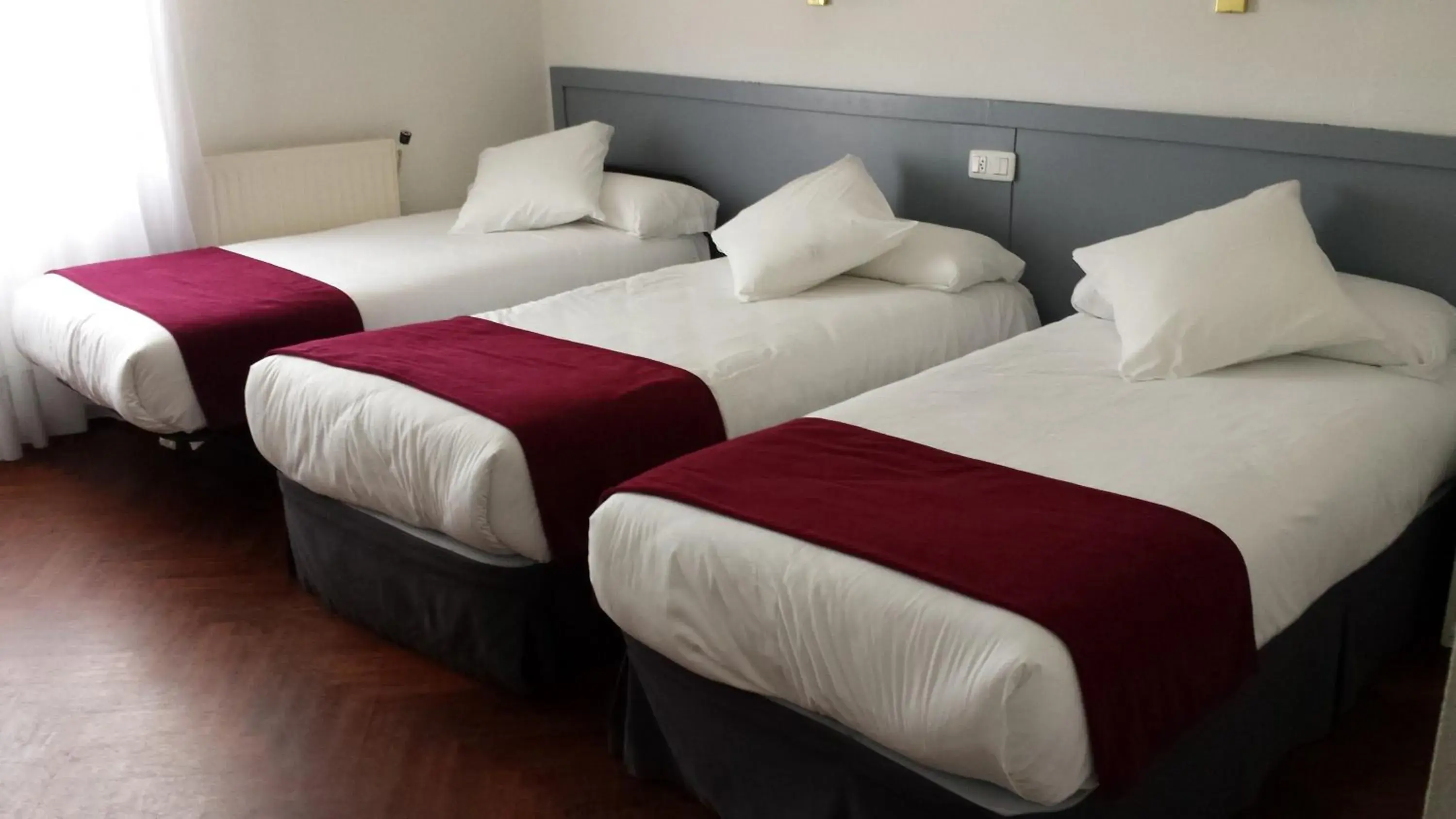 Twin Room with Extra Bed in Hotel Vigo Plaza