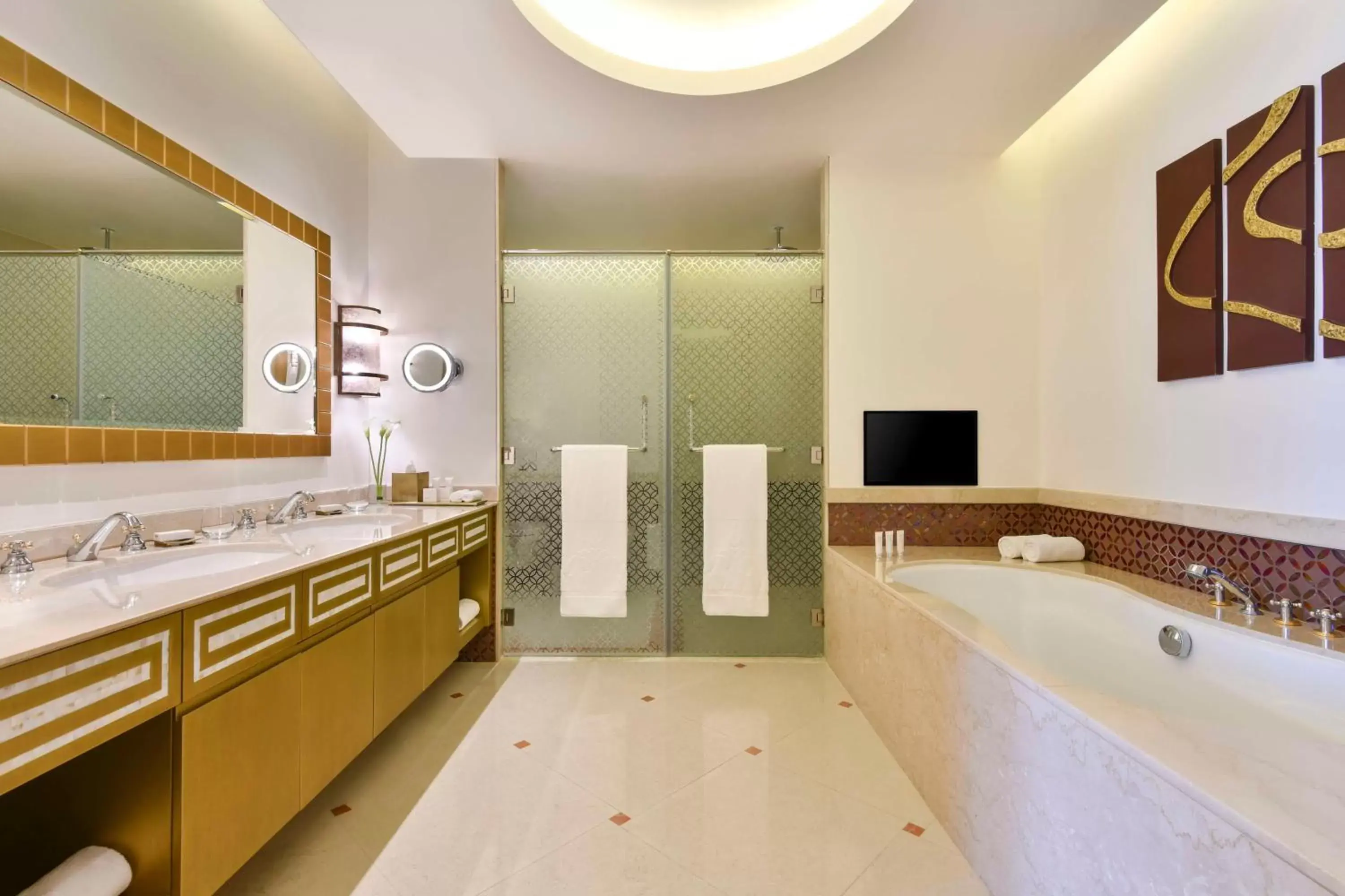 Bathroom in Marsa Malaz Kempinski, The Pearl