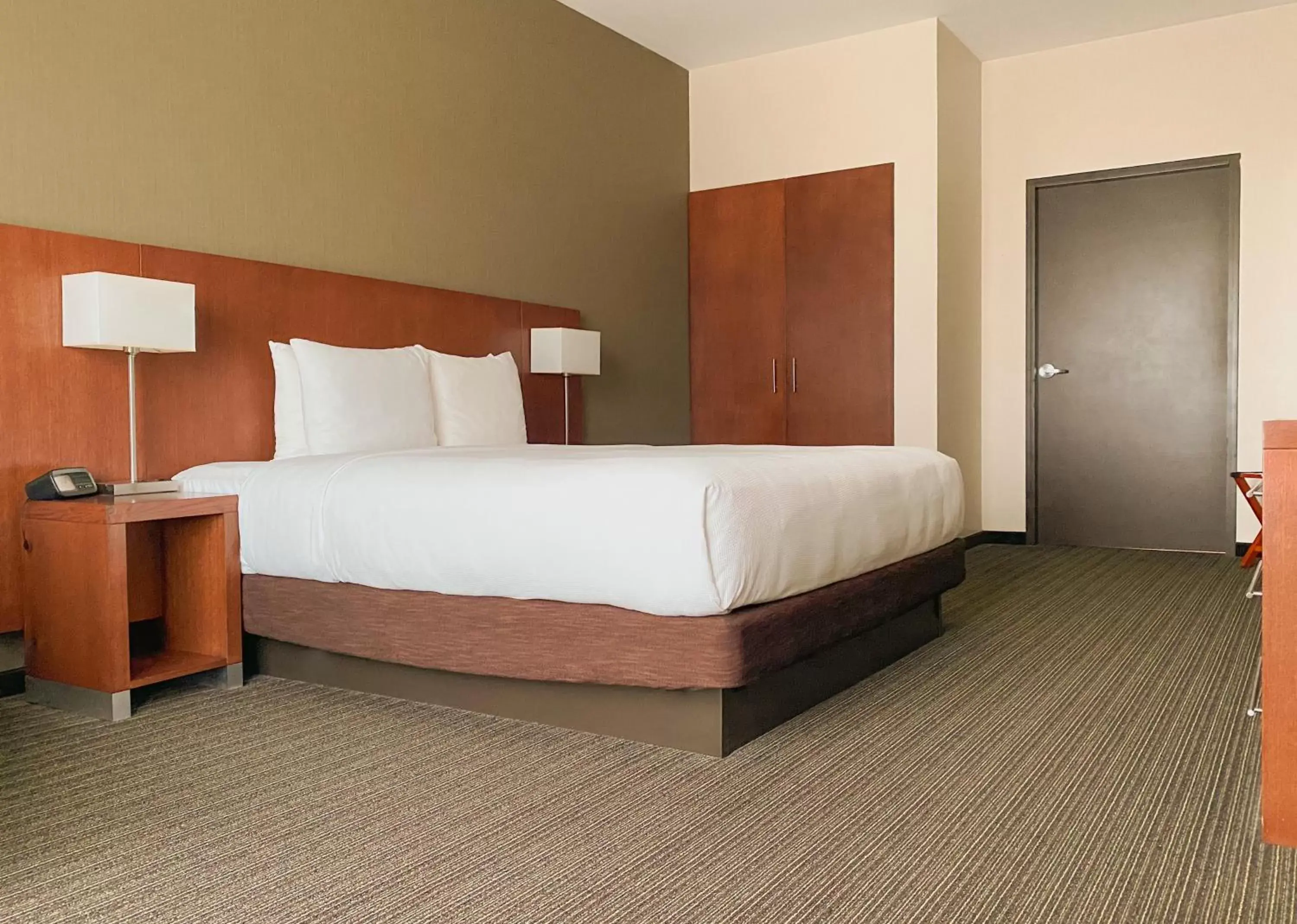 Bed in Hyatt Place San Jose Pinares