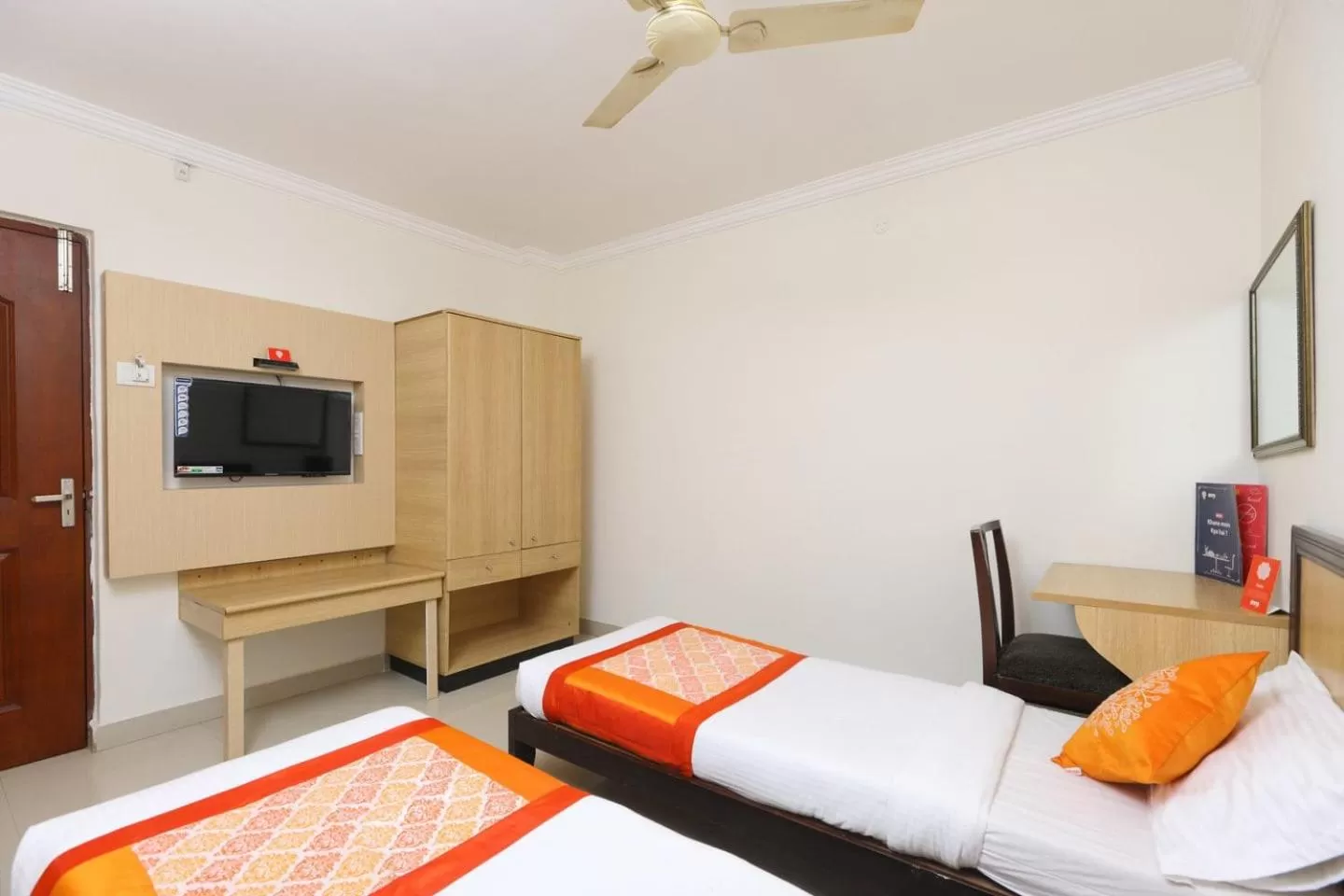 Bed in Hotel Half Moon Chennai