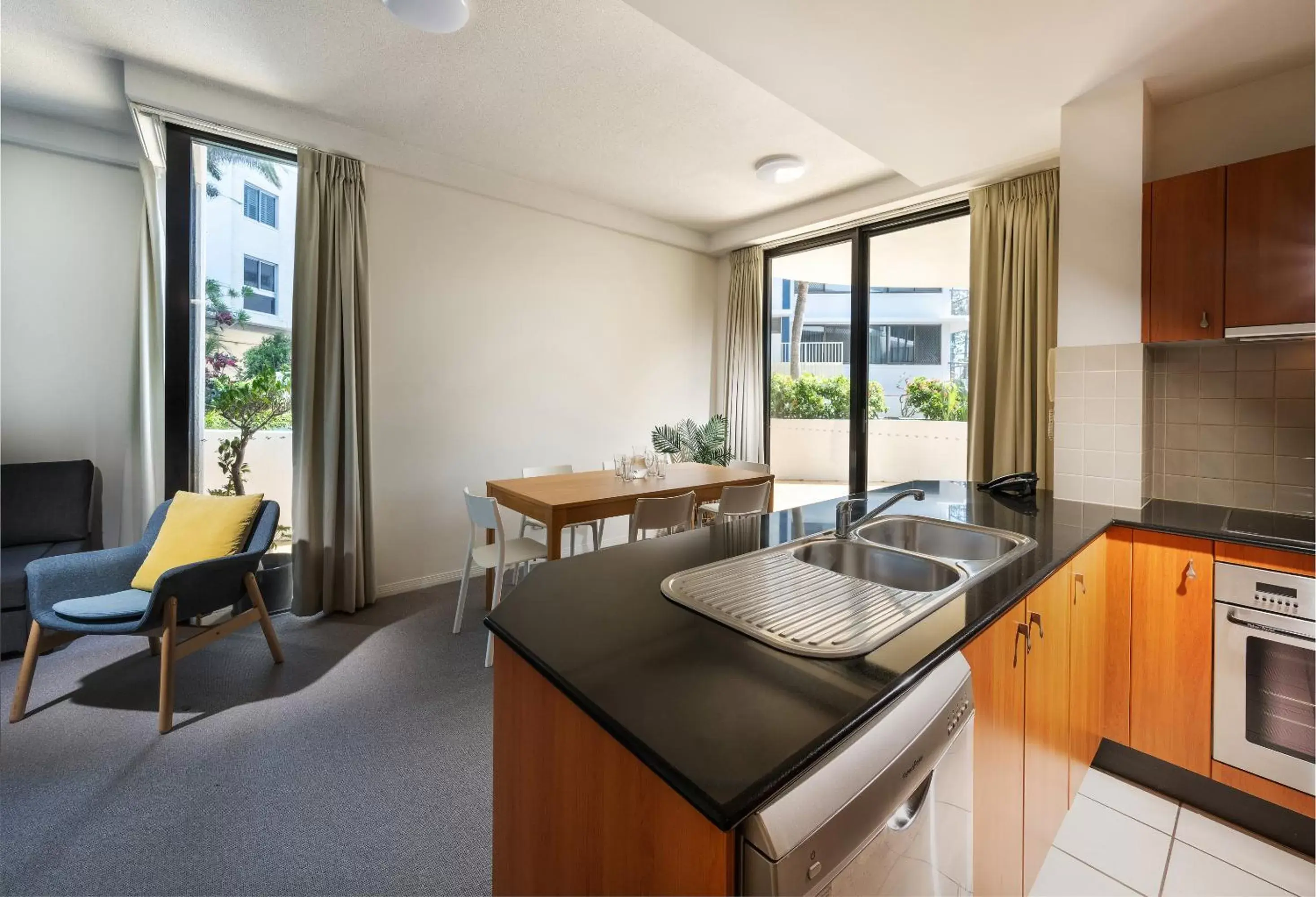 Apartment with Garden View in Mantra Coolangatta Beach Apartment with Garden View in Mantra Coolangatta Beach