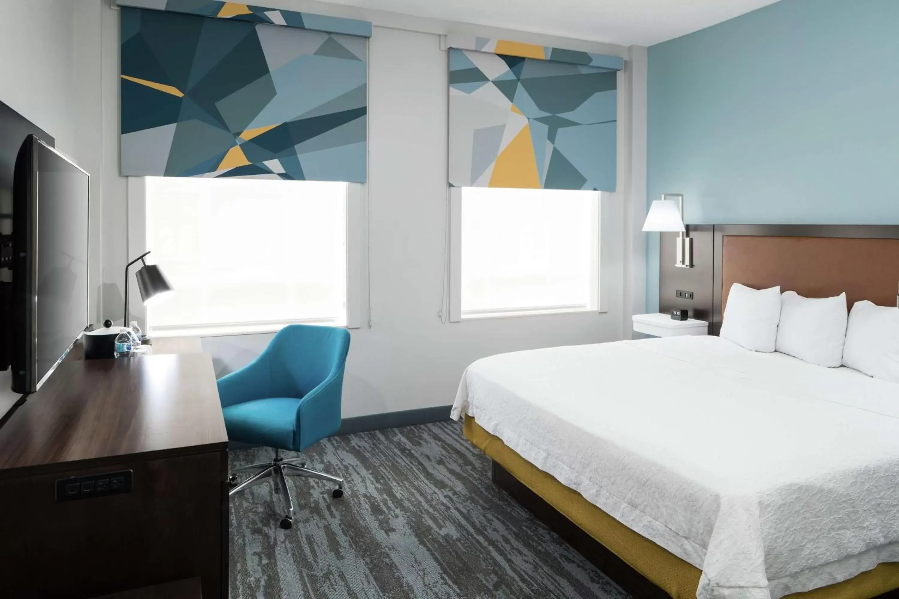 Bedroom, Bed in Hampton Inn & Suites Atlanta-Downtown