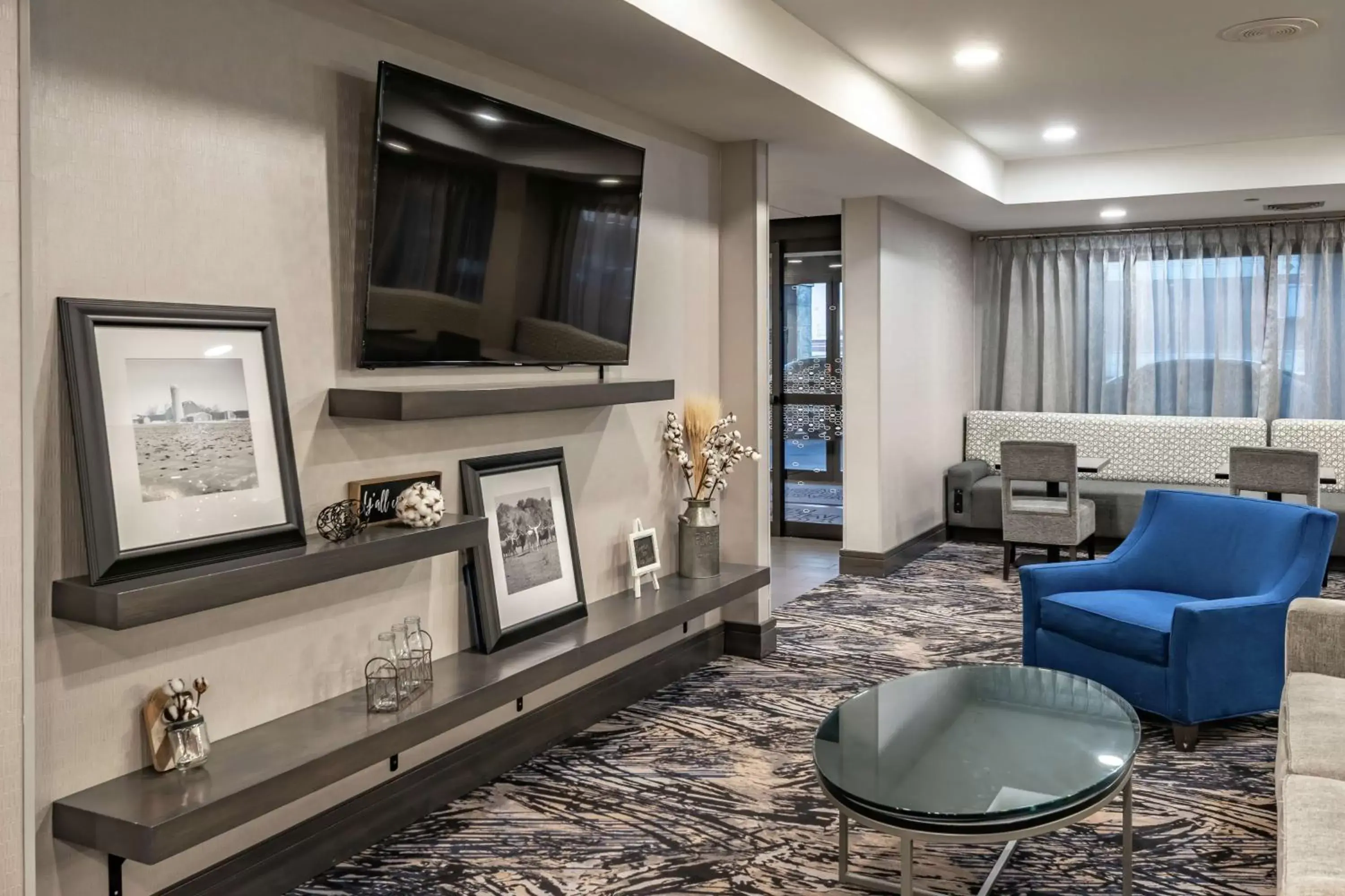 Lobby or reception in Hampton Inn Waco North Lobby or reception in Hampton Inn Waco North