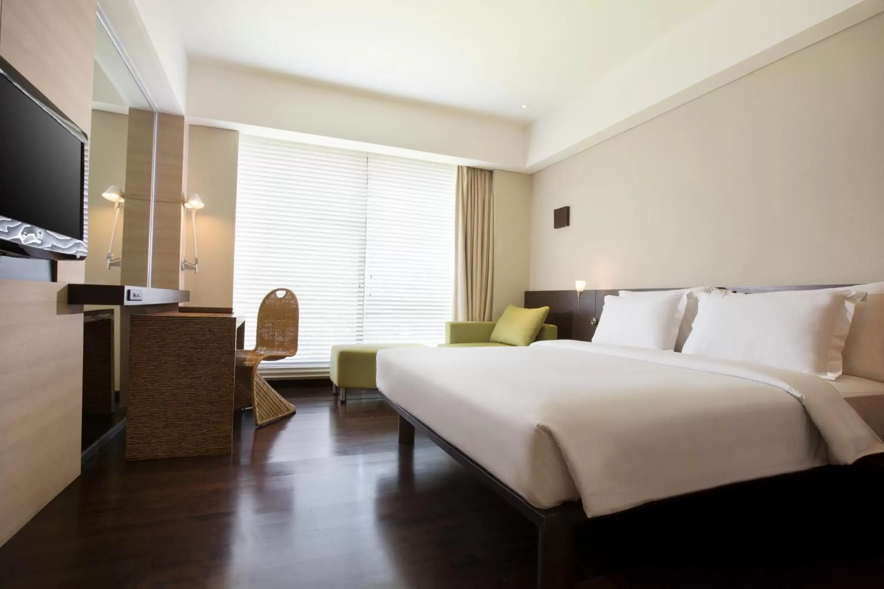 Bedroom, Bed in Novotel Manado Golf Resort & Convention Center