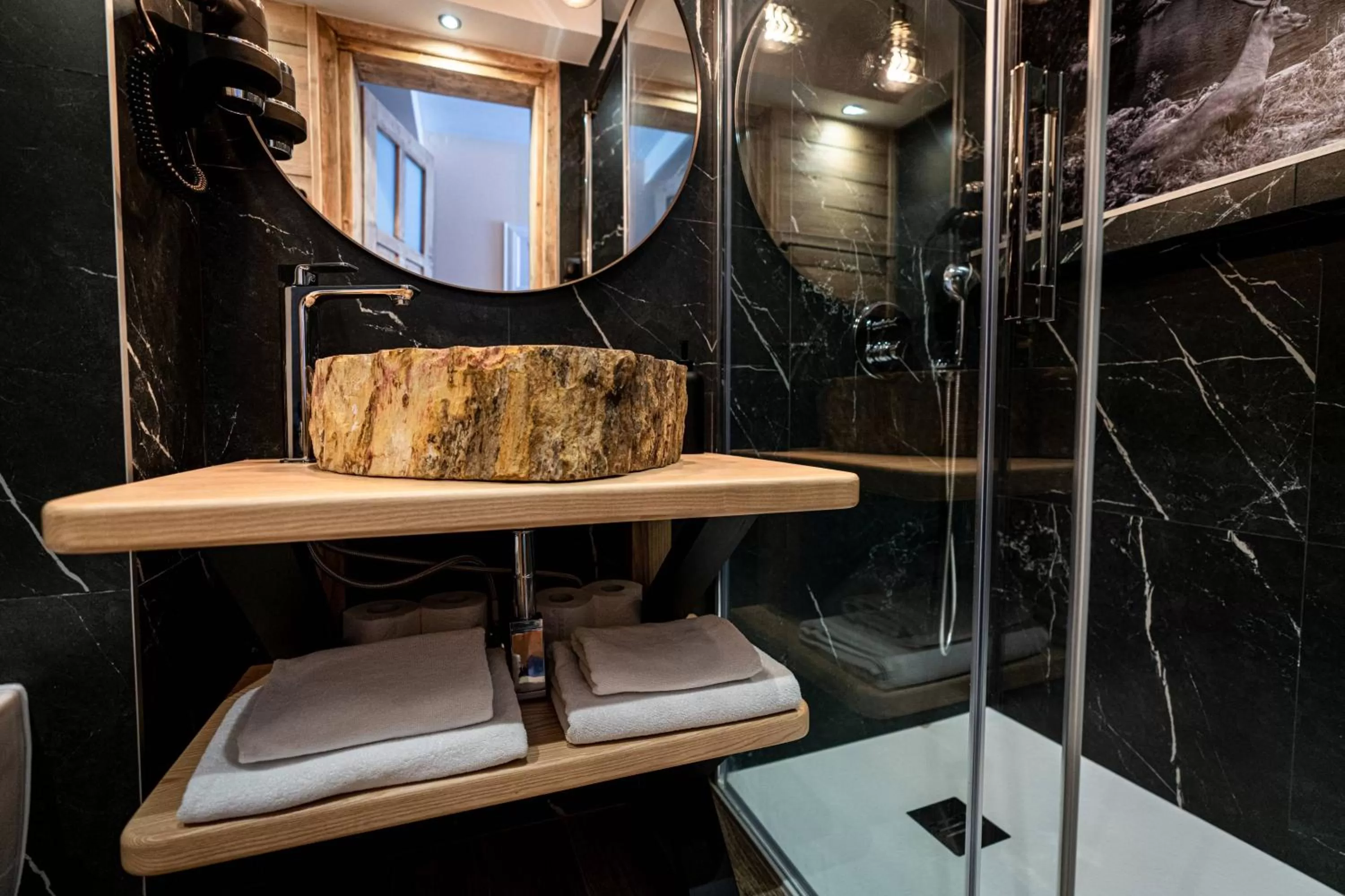 Shower in Liberta INN - Pokoje Gościnne