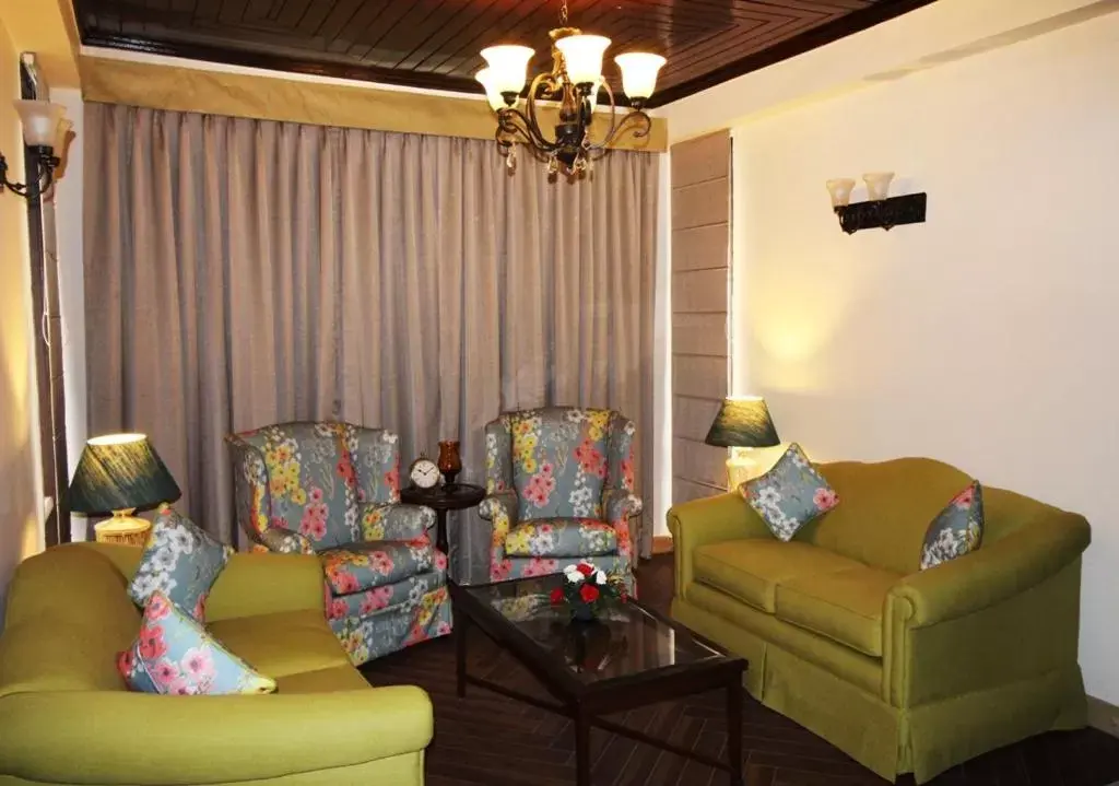 Lounge or bar in The Oaktree House Lounge or bar in The Oaktree House