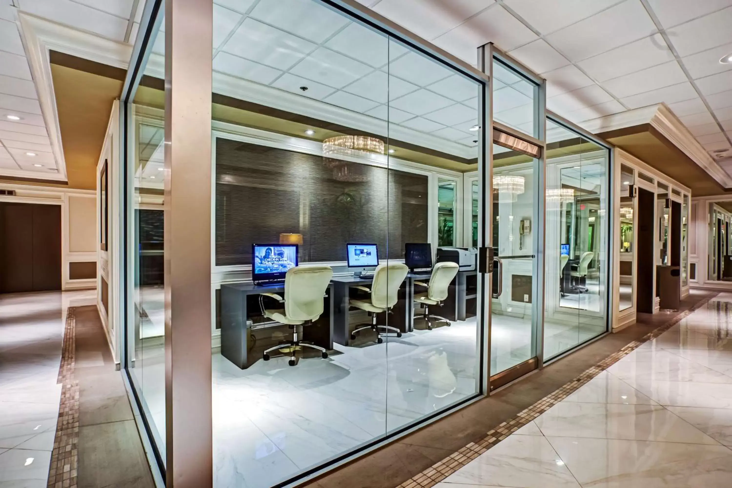 Business facilities in DoubleTree by Hilton Grand Hotel Biscayne Bay