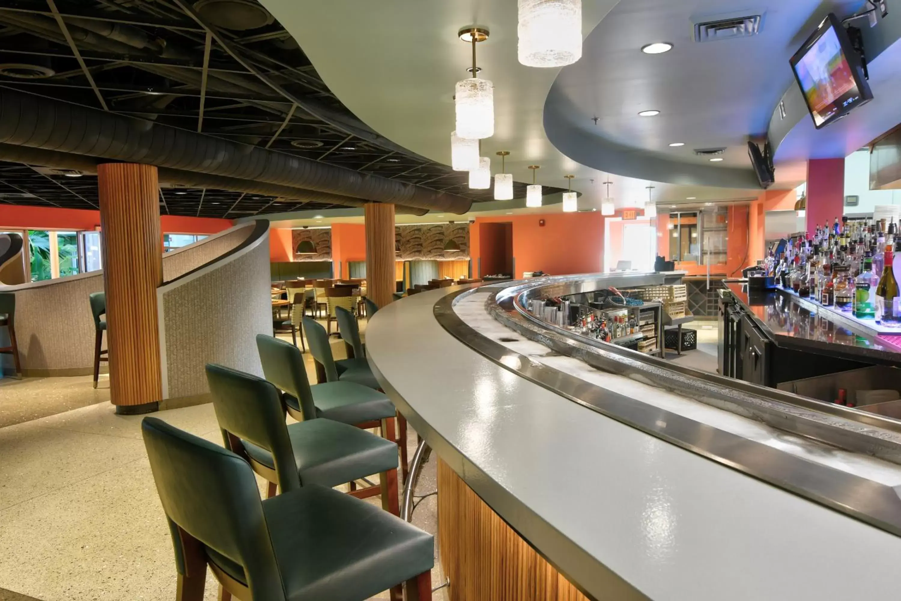 Restaurant/places to eat, Lounge/Bar in Oasis Hotel & Conv. Center, Ascend Hotel Collection