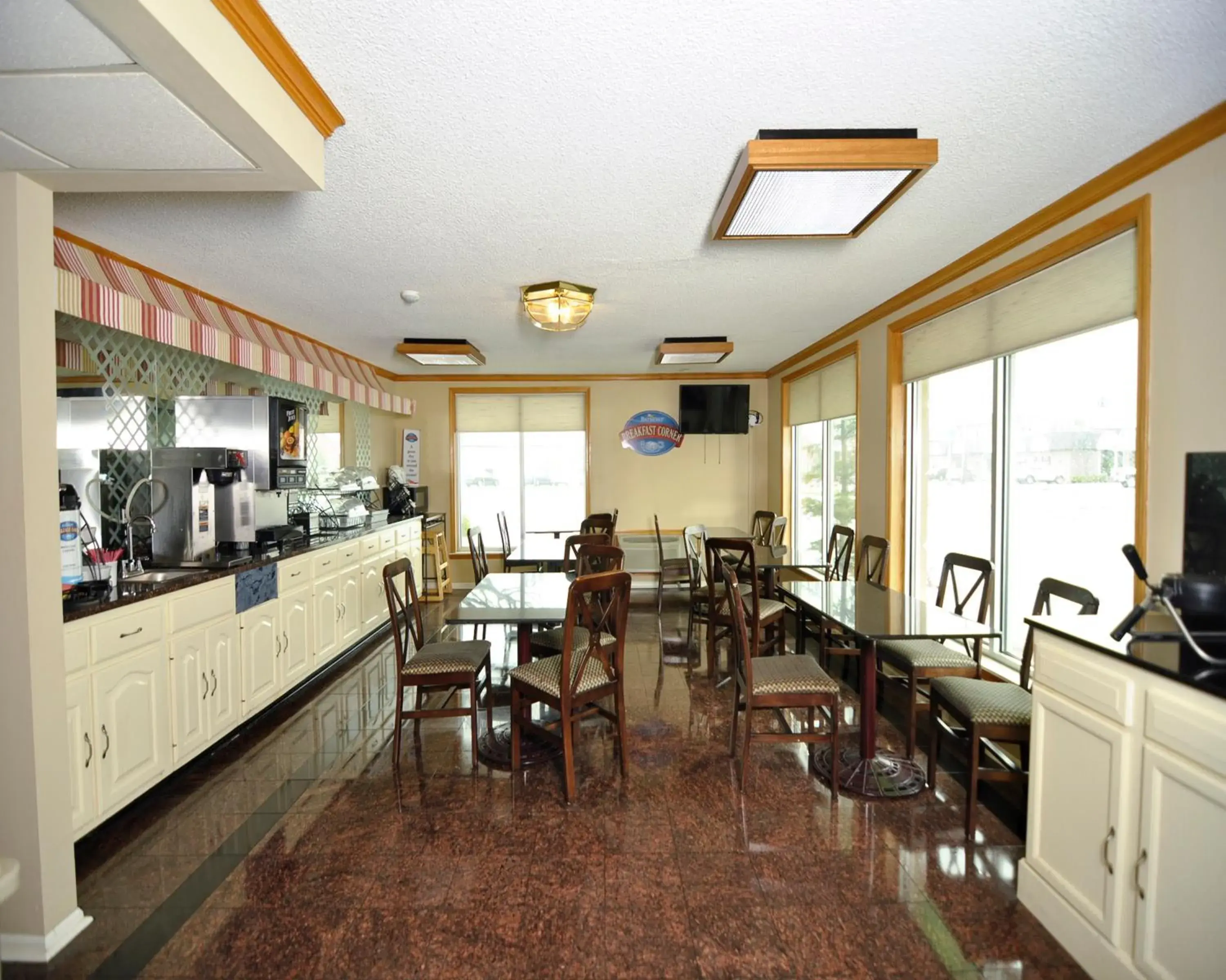 Continental breakfast, Restaurant/Places to Eat in Baymont by Wyndham Sandusky
