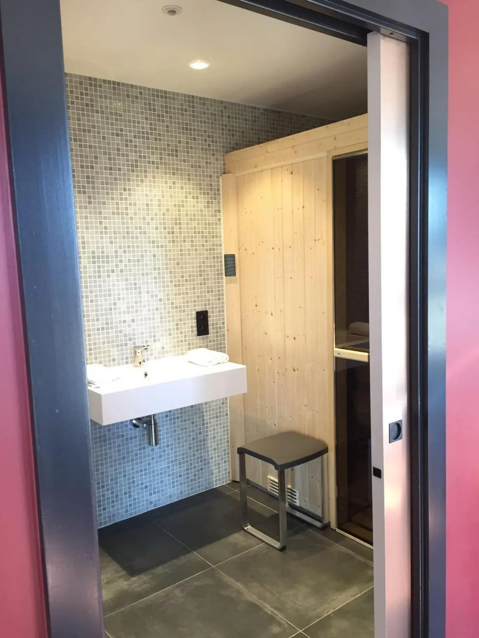 Sauna, Bathroom in Cannes Center Univers Hotel (future Mercure)