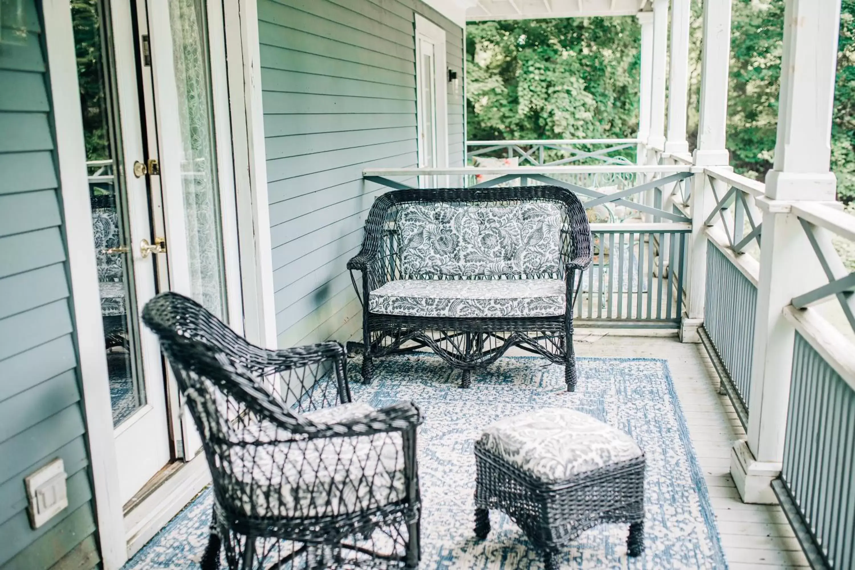 Seating Area in Benn Conger Inn