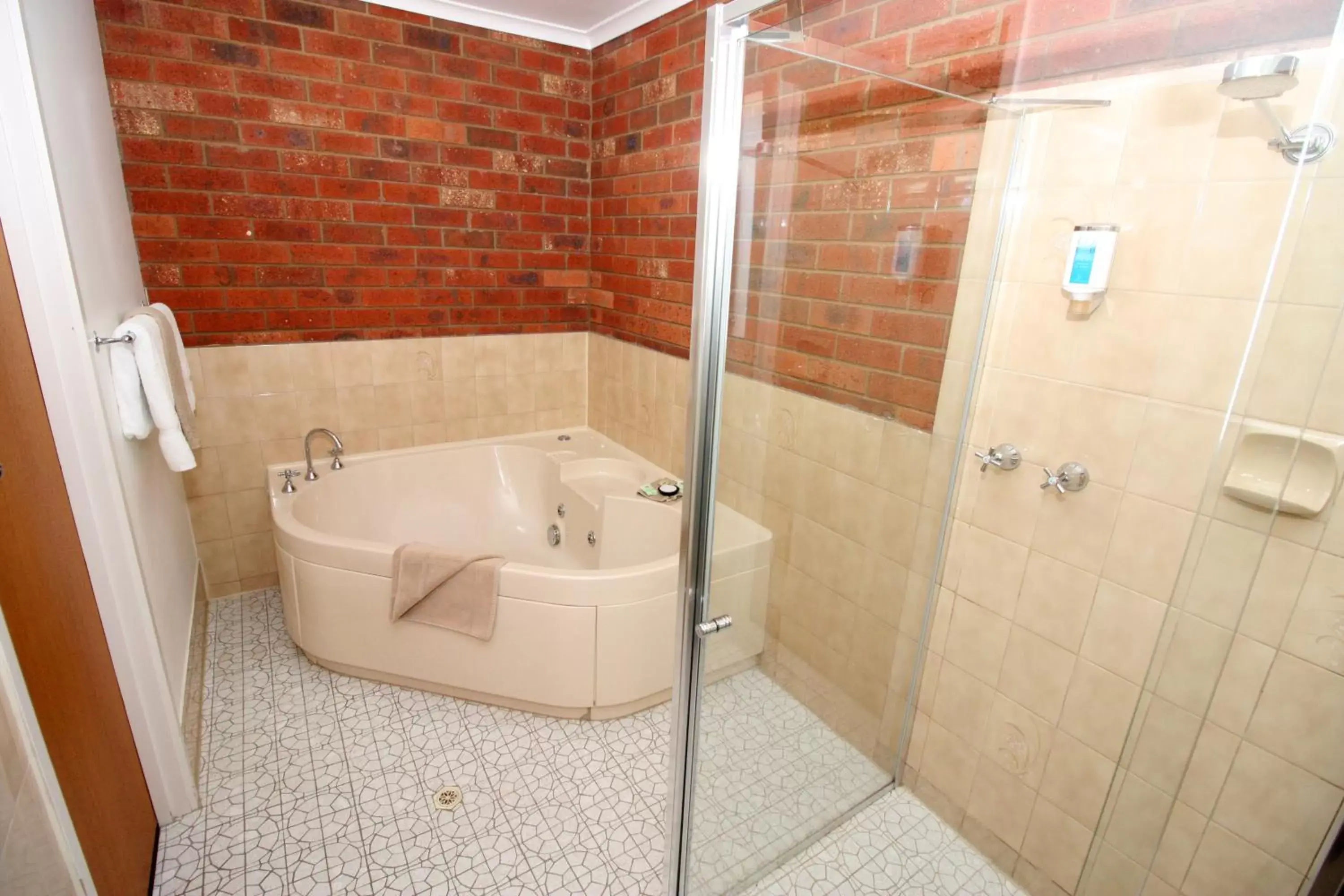 Other, Bathroom in Pevensey Motor Lodge