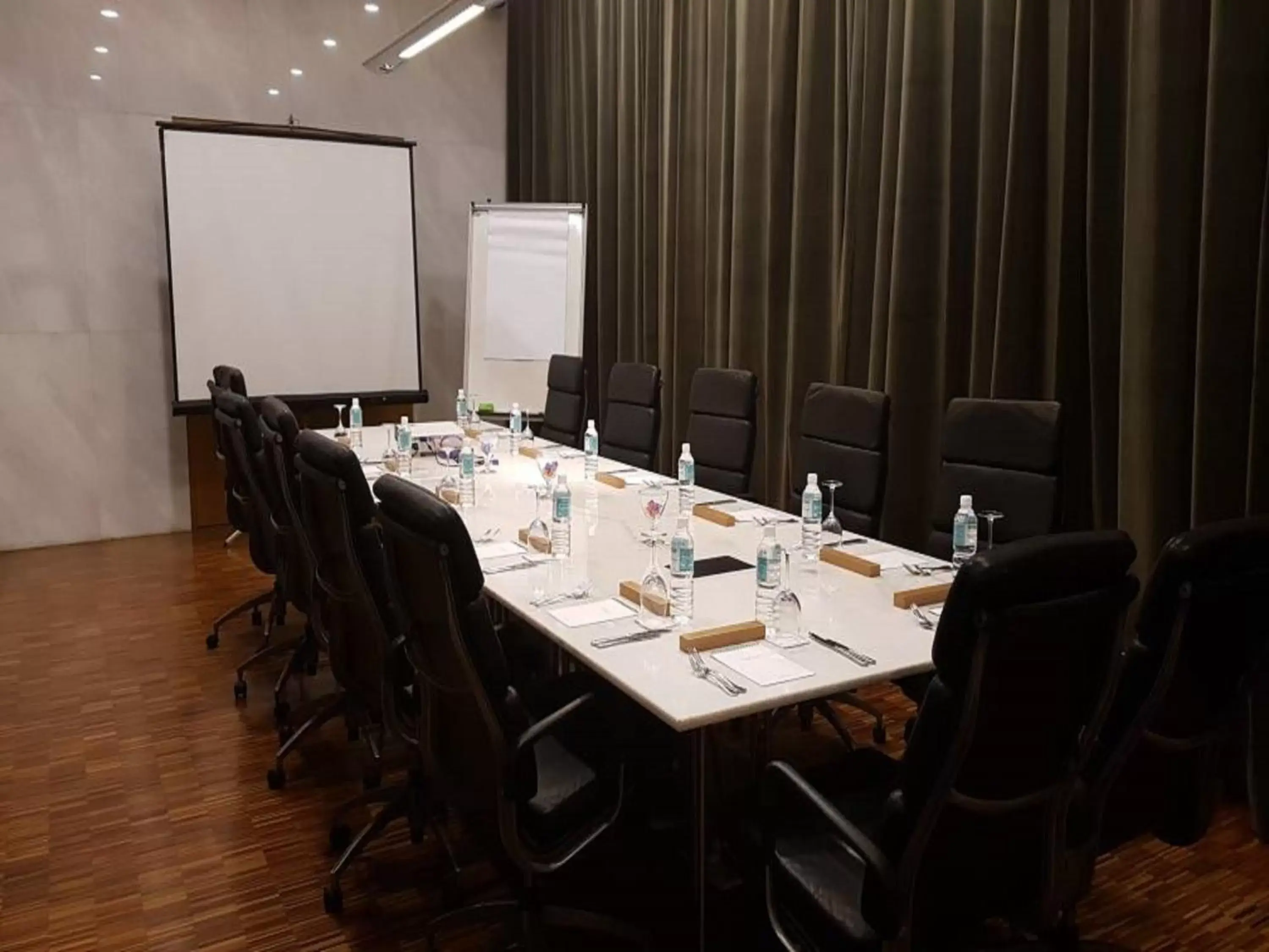 Business facilities, Business Area/Conference Room in Hotel Maya Kuala Lumpur