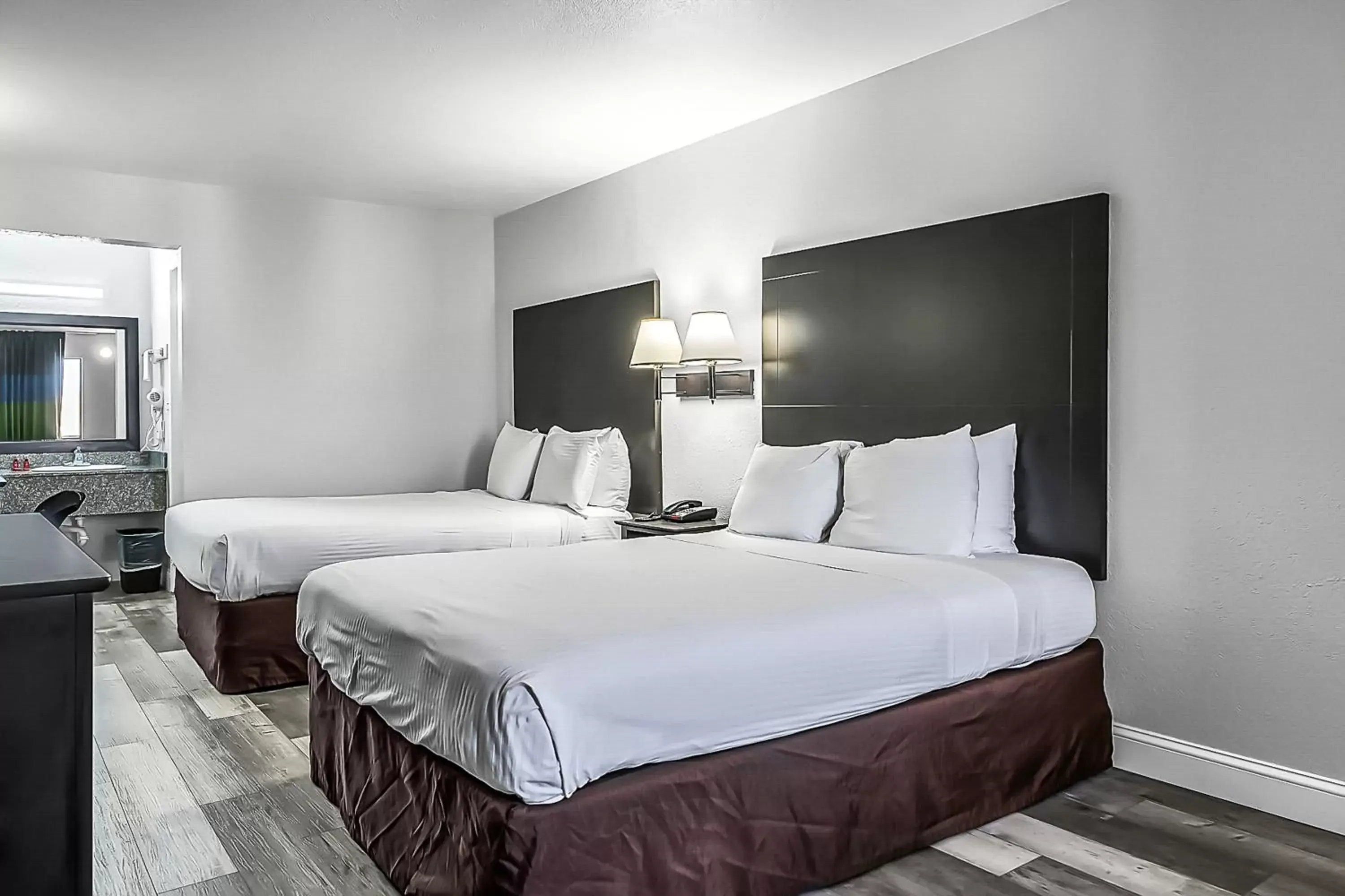 Bed in SureStay Hotel by Best Western Oklahoma City West