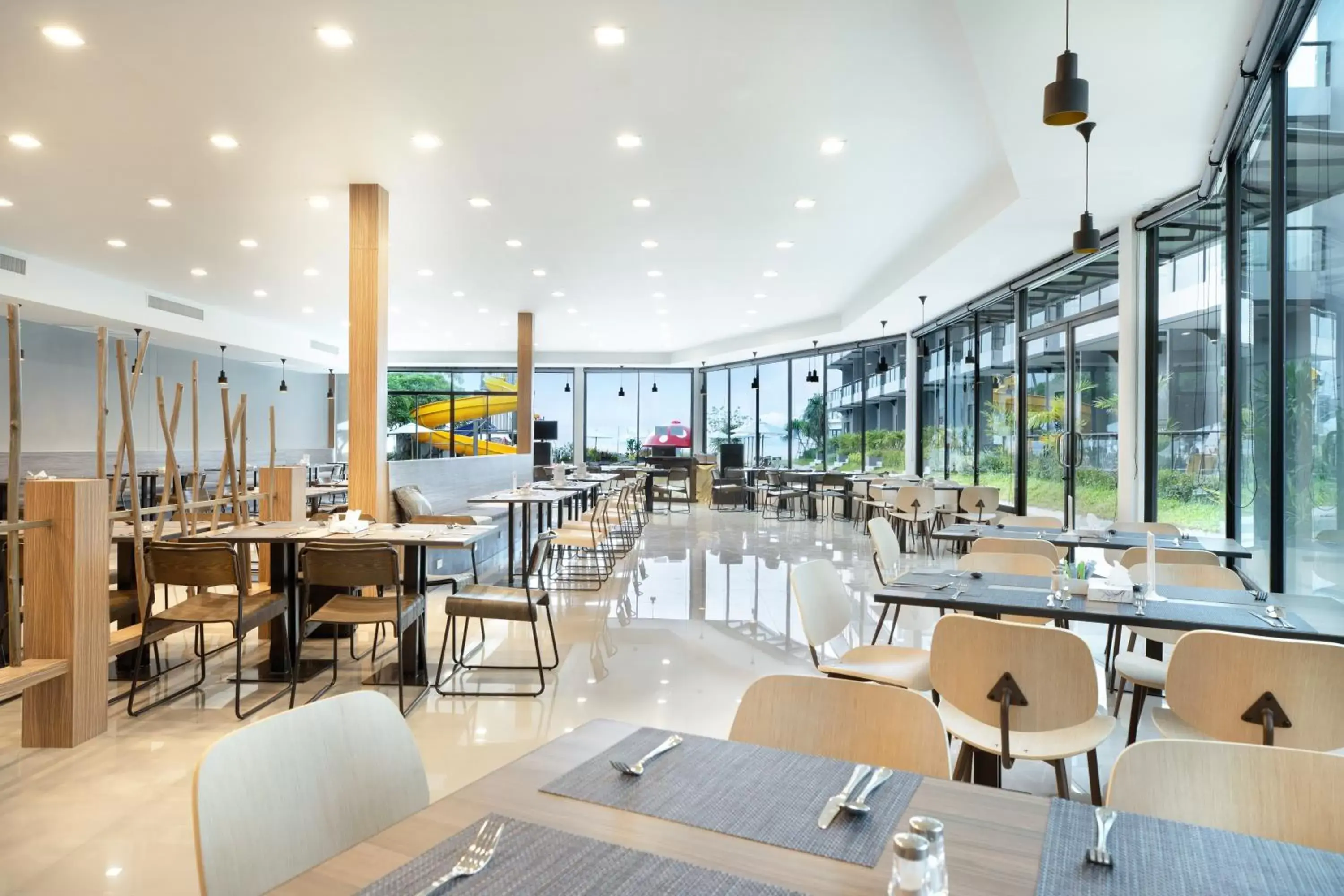 Restaurant/Places to Eat in Centra by Centara Cha Am Beach Resort Hua Hin SHA Plus