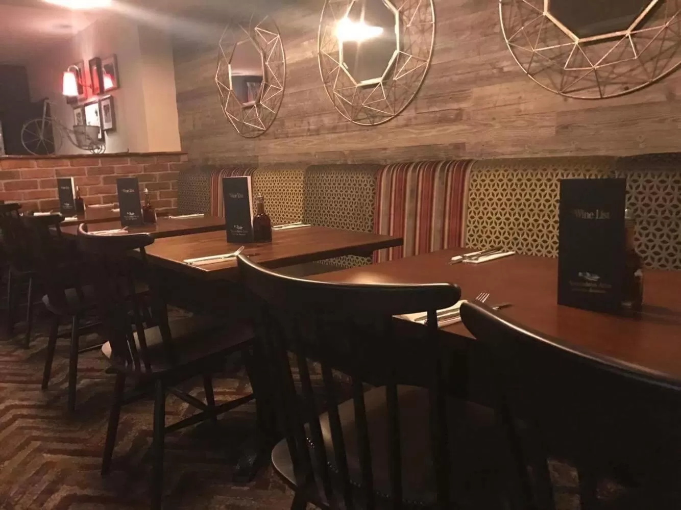 Restaurant/Places to Eat in The Ynyscedwyn Arms Hotel