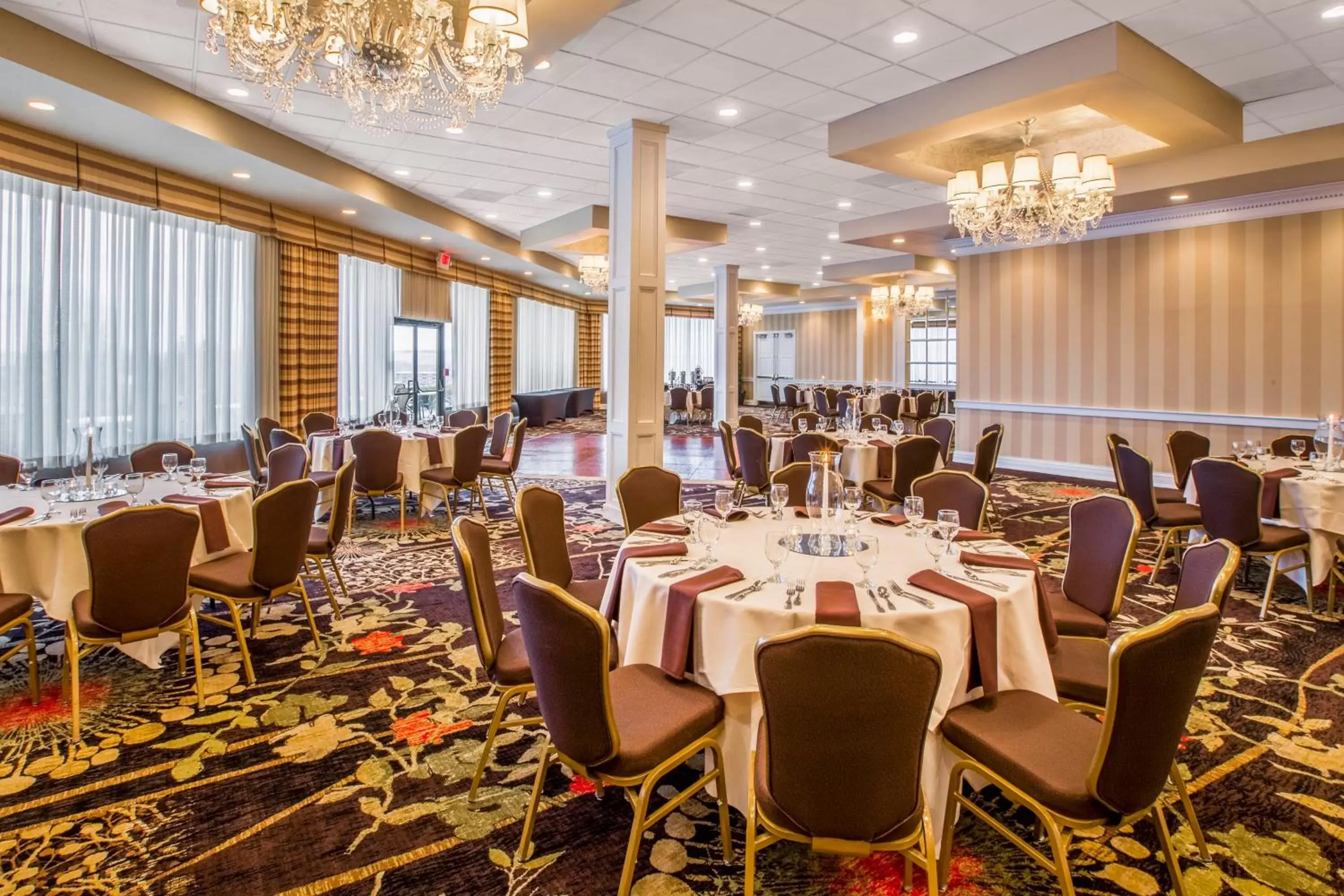 Banquet/Function facilities, Restaurant/Places to Eat in Ramada by Wyndham Cleveland Independence