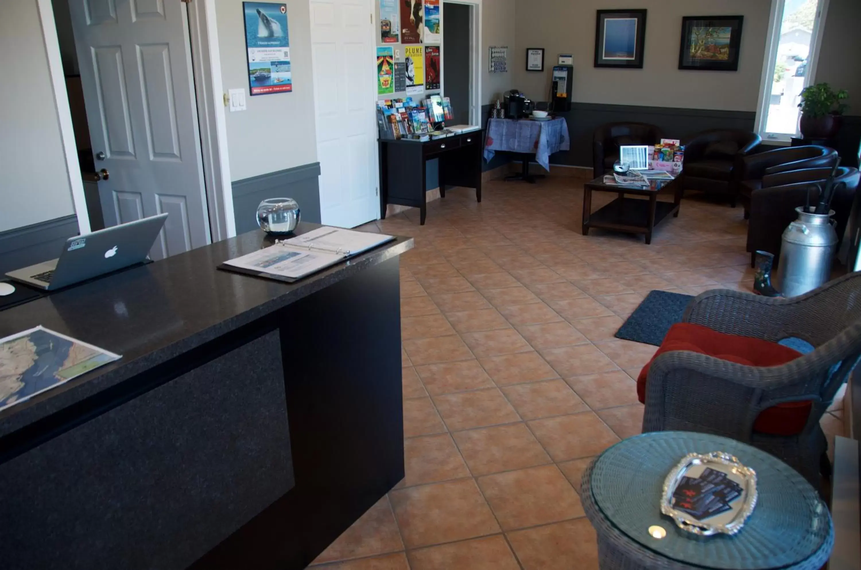 Lobby or reception, Lounge/Bar in Motel Des Cascades