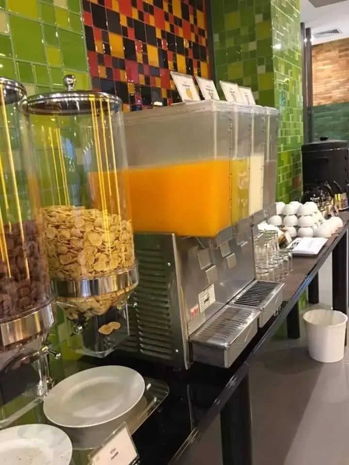 Coffee/tea facilities, Bathroom in Arthitaya Green Nature Hotel