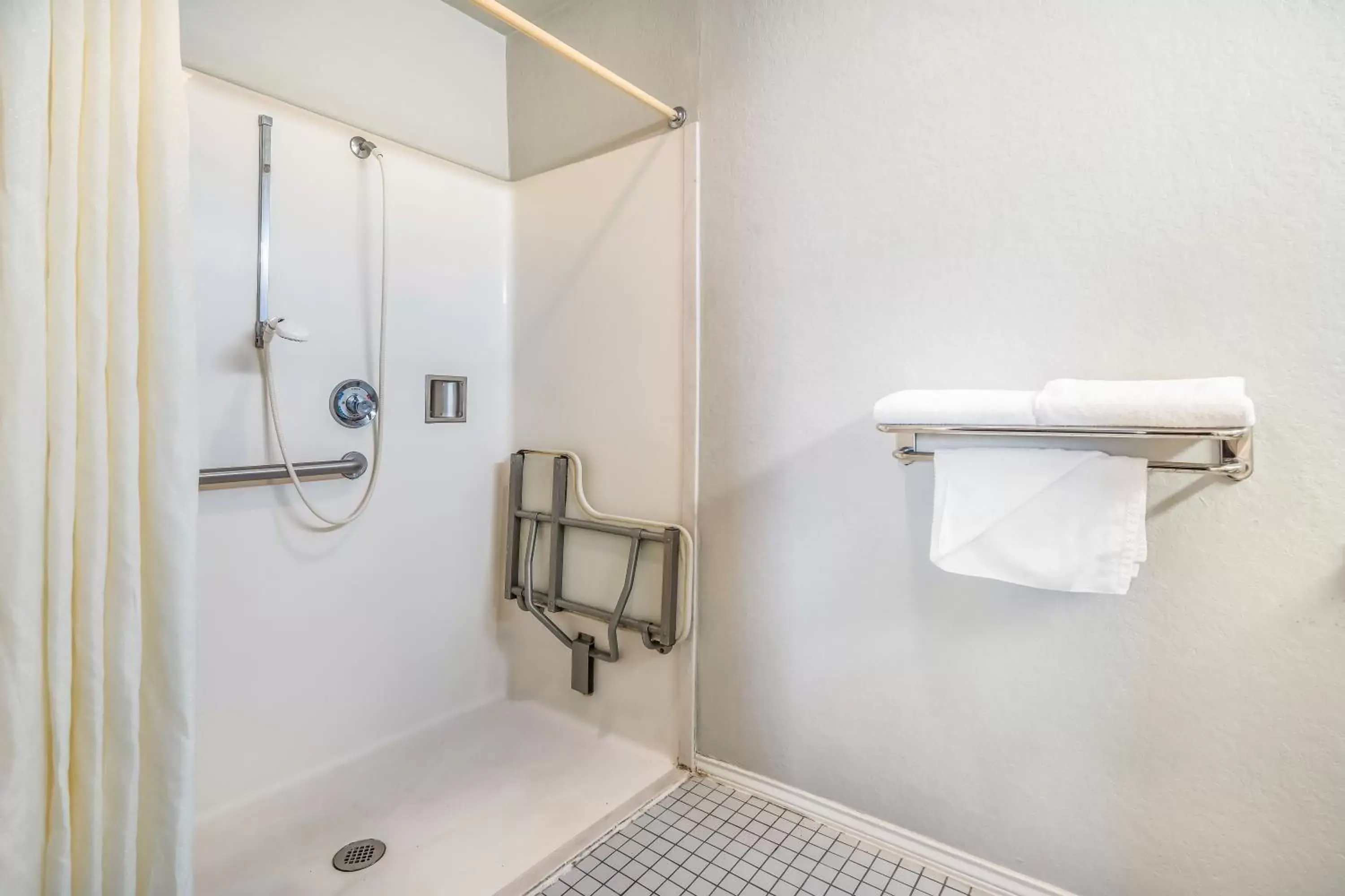 Bathroom in Americas Best Value Inn New Braunfels