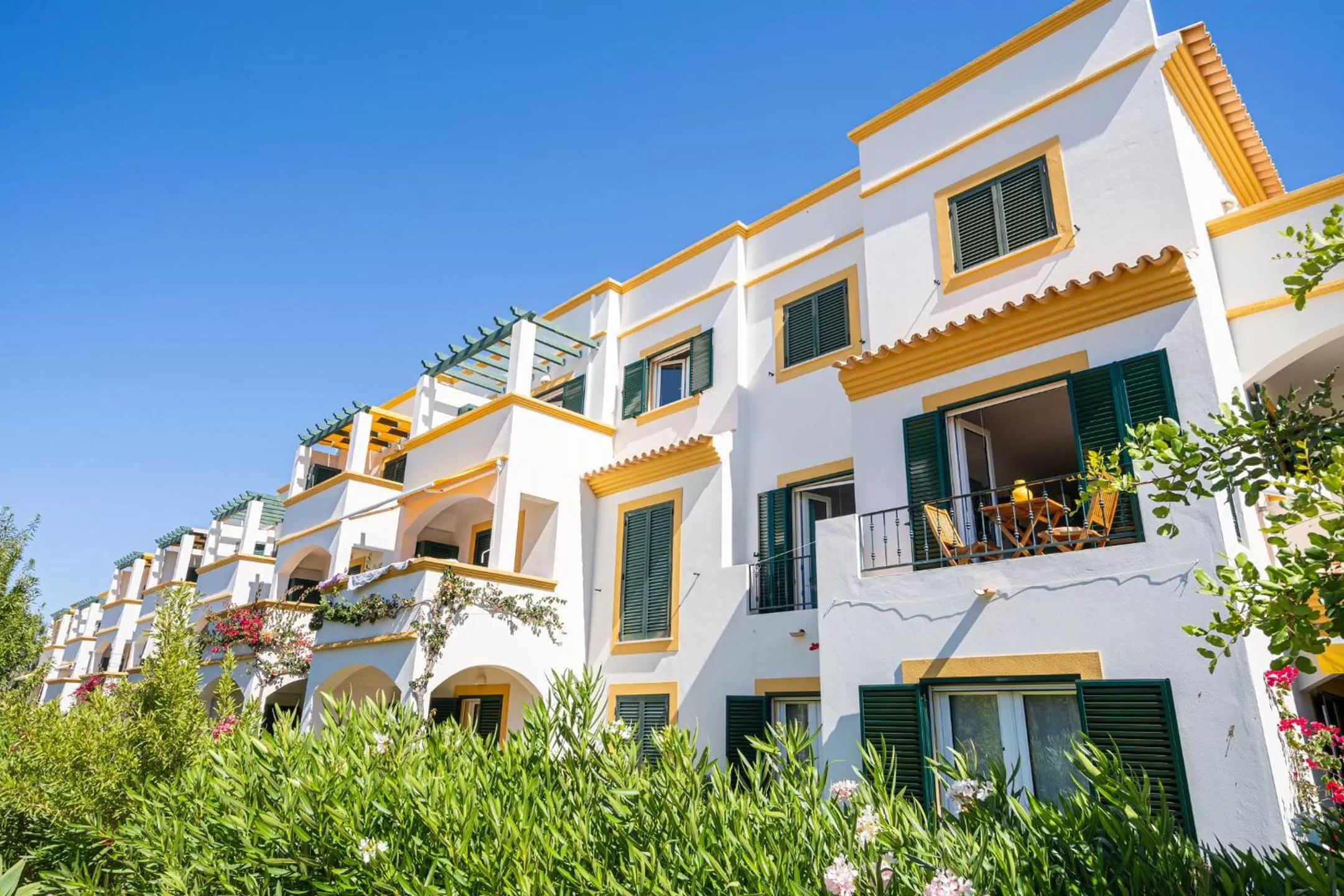 Property building in Quinta do Morgado - Apartamentos Turisticos Monte Da Eira