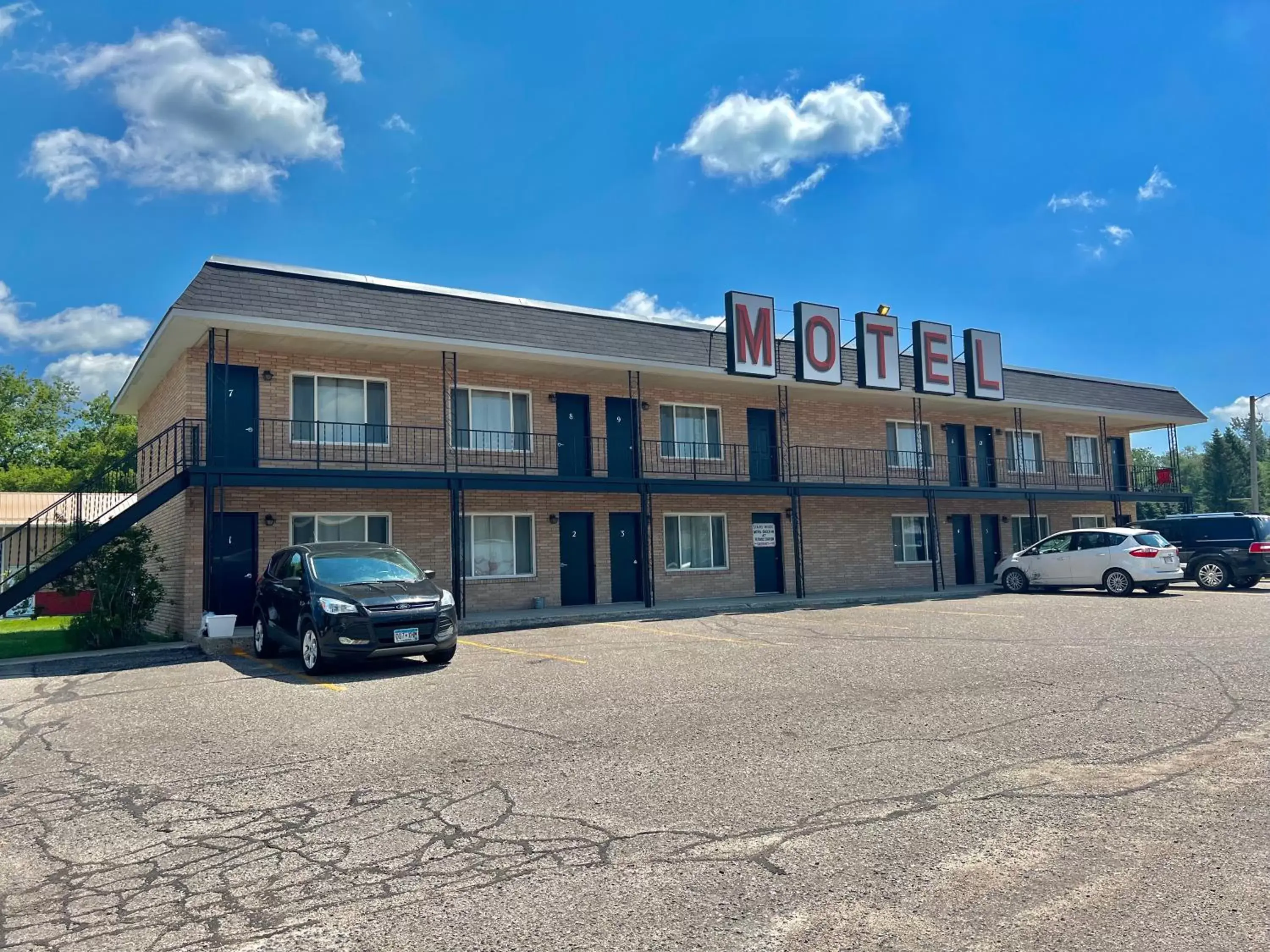 Property Building in Barnesville Motel