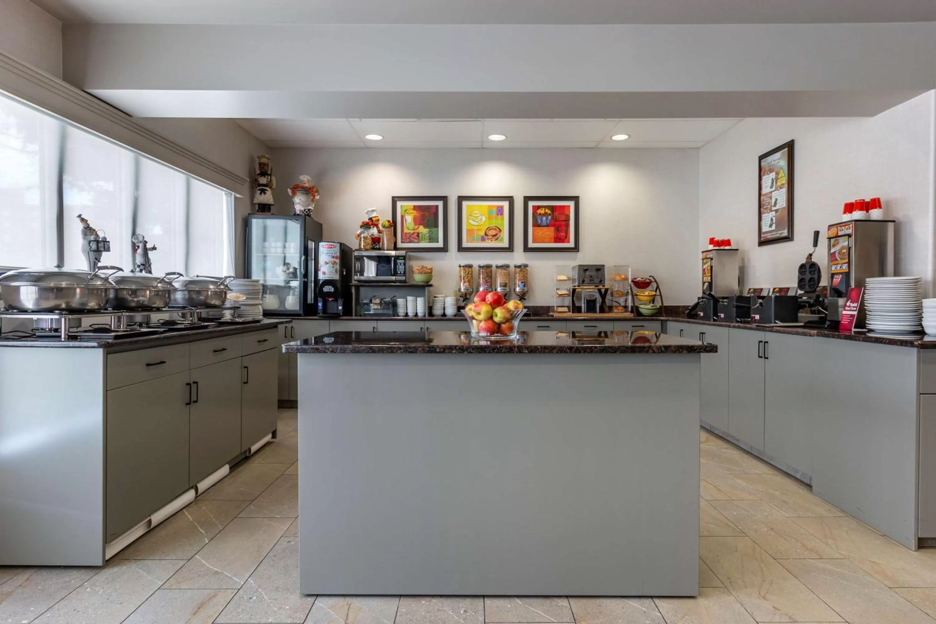 Breakfast in Best Western Plus Pembina Inn & Suites