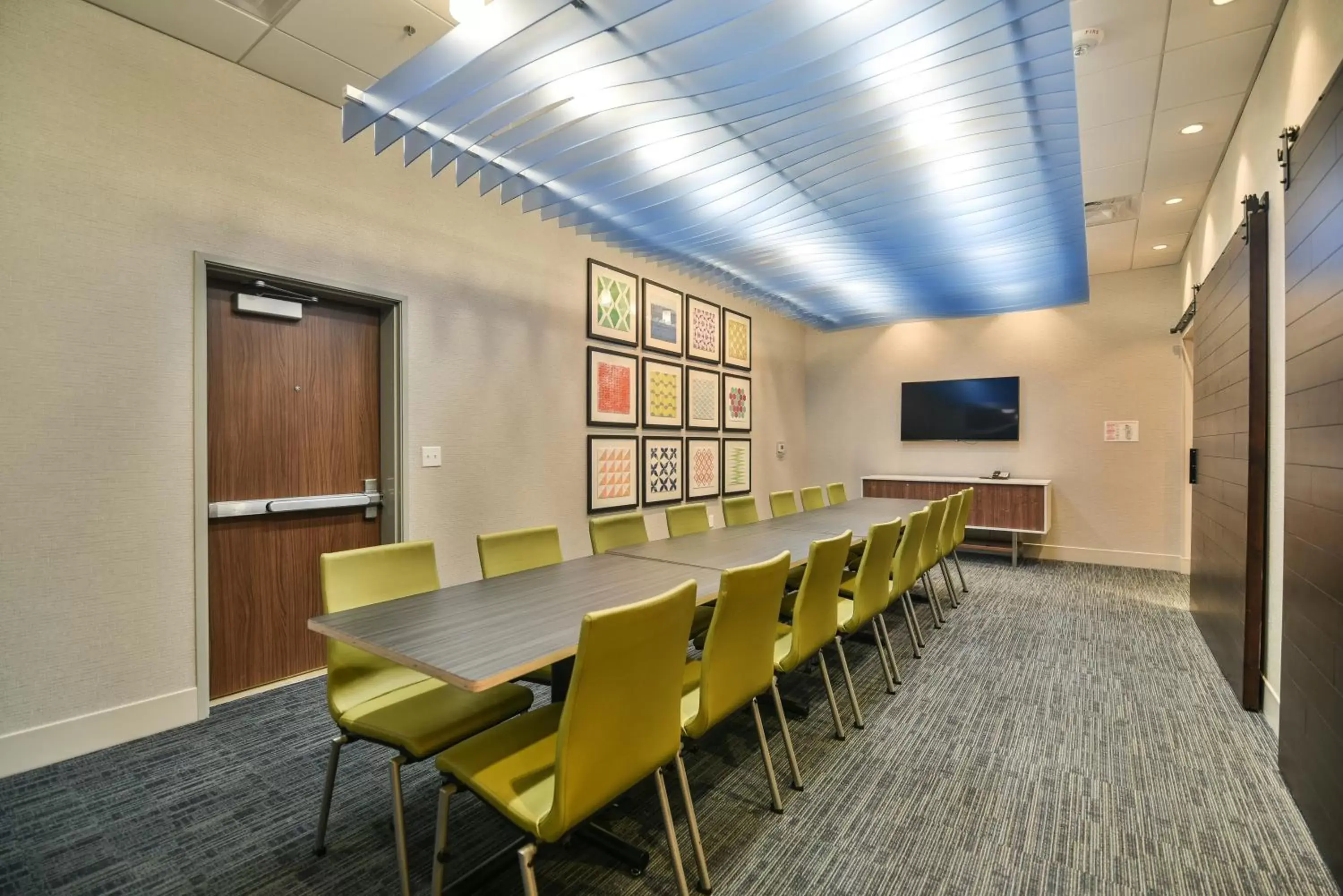 Meeting/conference room in Holiday Inn Express & Suites Lehi - Thanksgiving Point, an IHG Hotel