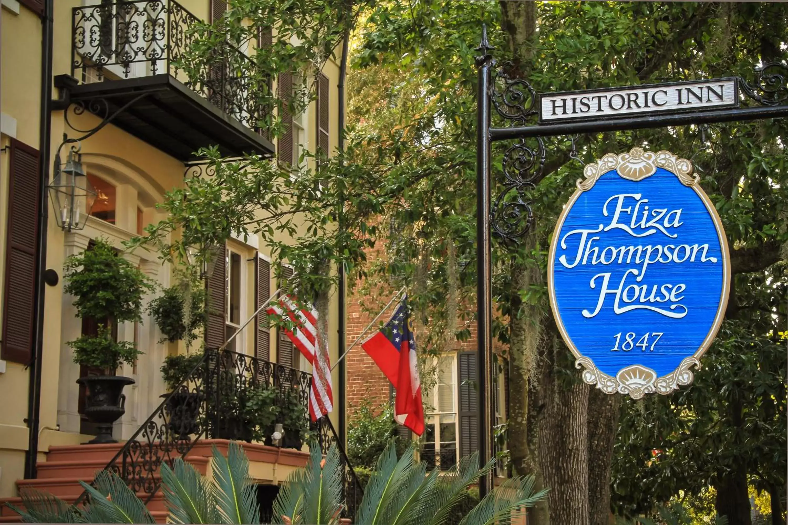 Facade/entrance in Eliza Thompson House, Historic Inns of Savannah Collection