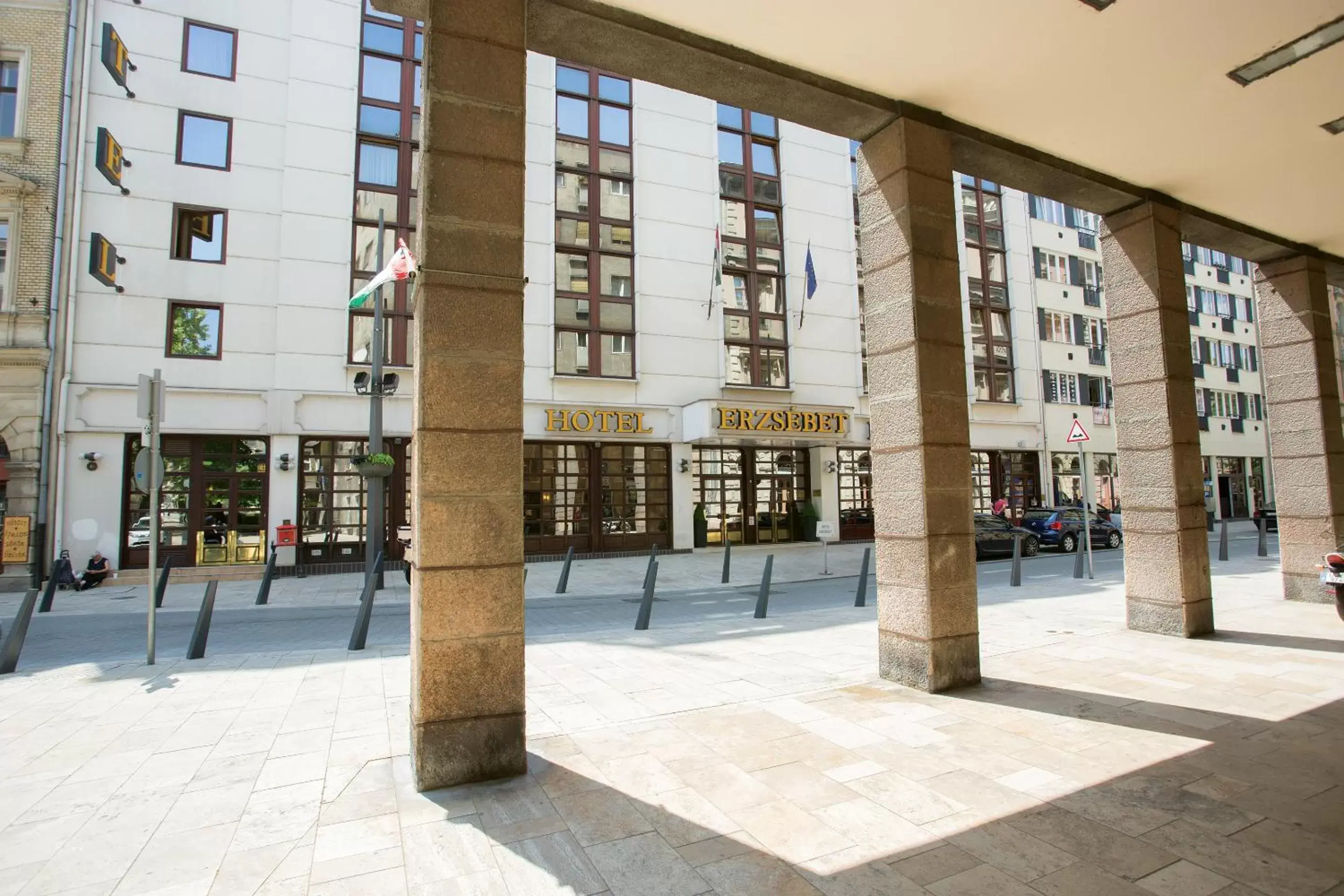 Facade/entrance in Danubius Hotel Erzsébet City Center