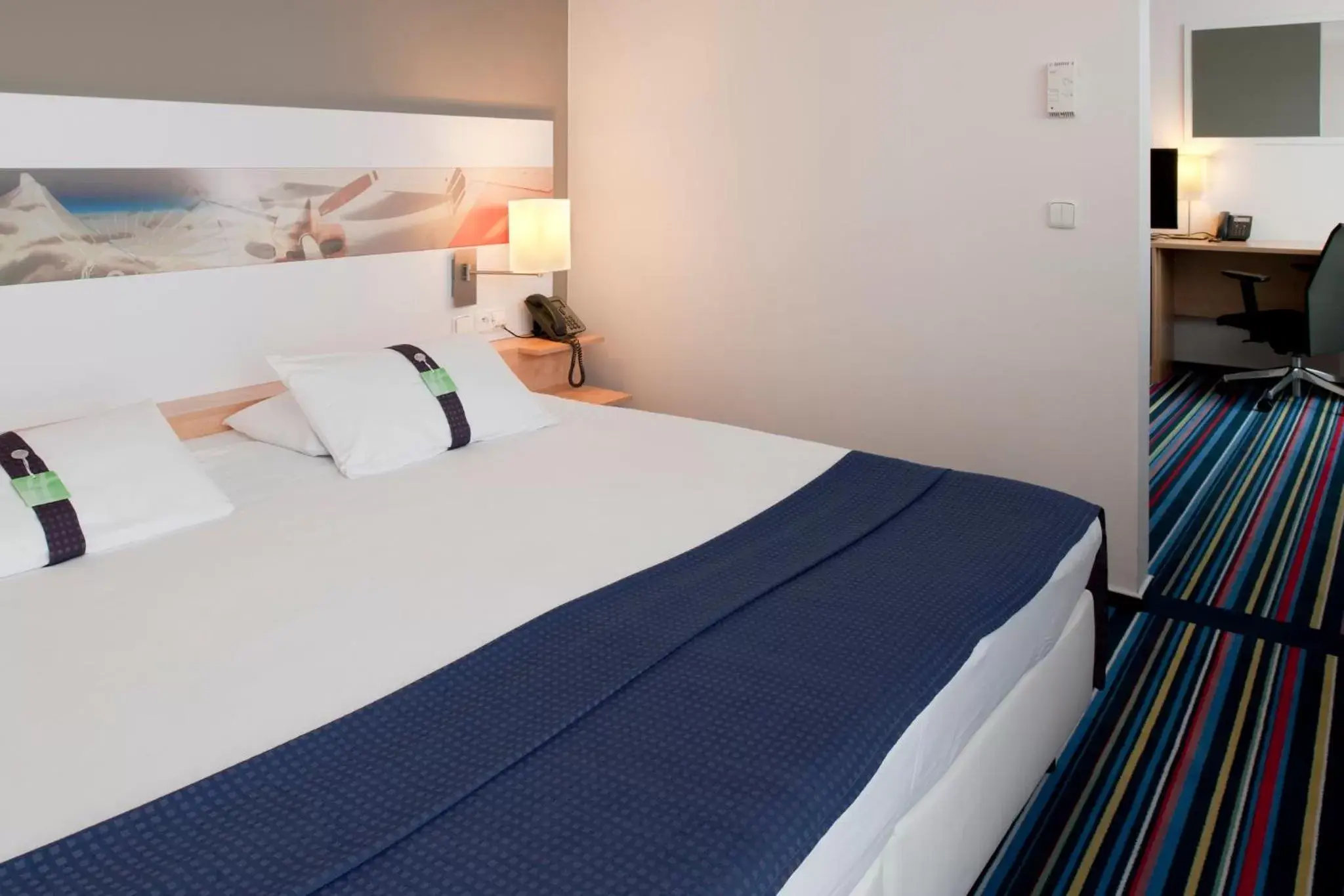 Bedroom, Bed in Holiday Inn Prague Airport, an IHG Hotel