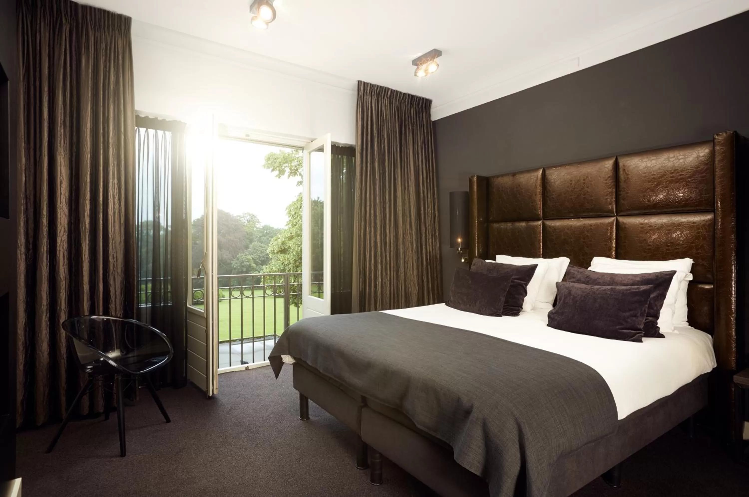 Photo of the whole room, Bed in Hotel Restaurant De Wolfsberg