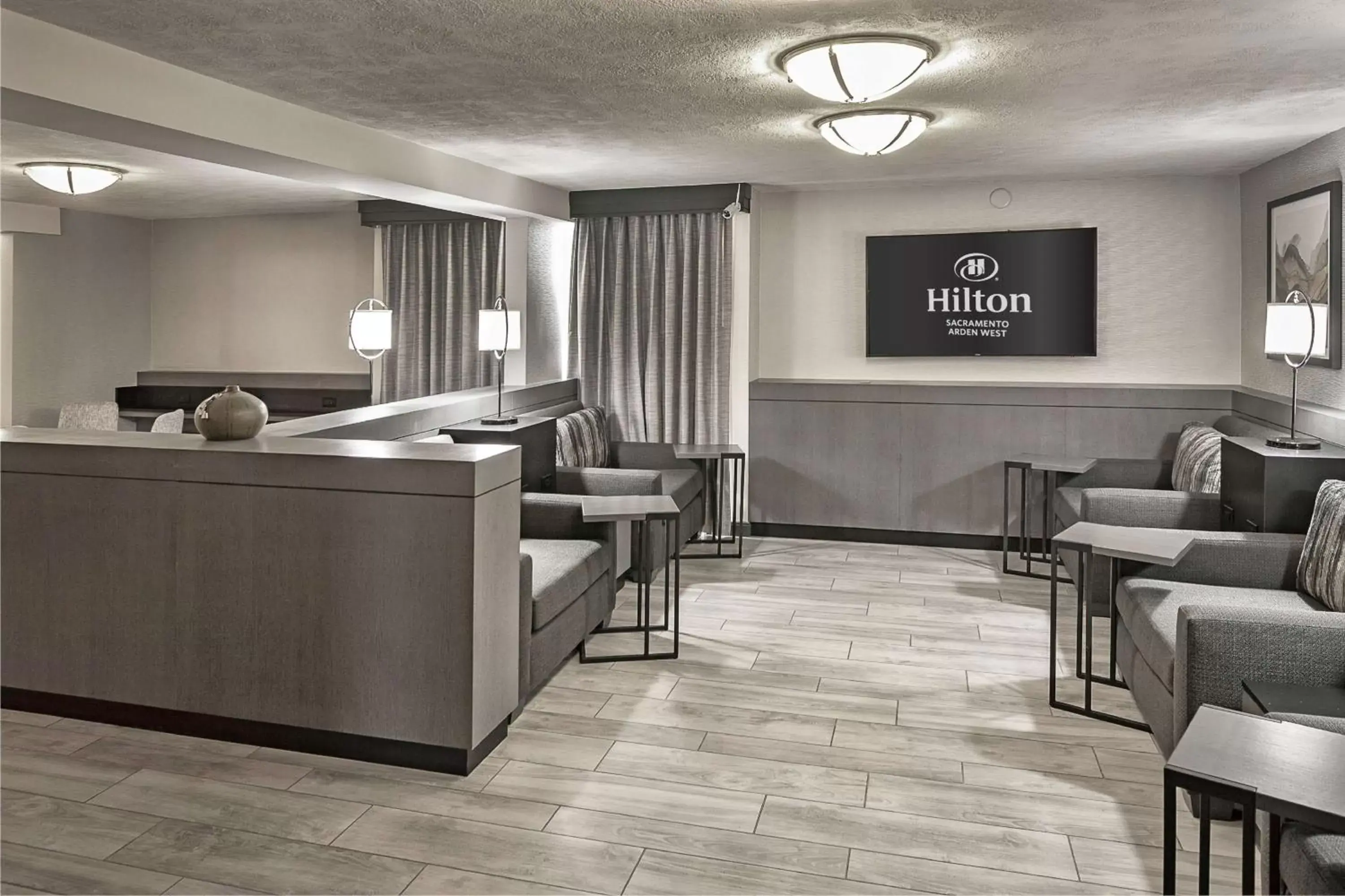 Property building, Lobby/Reception in Hilton Sacramento Arden West