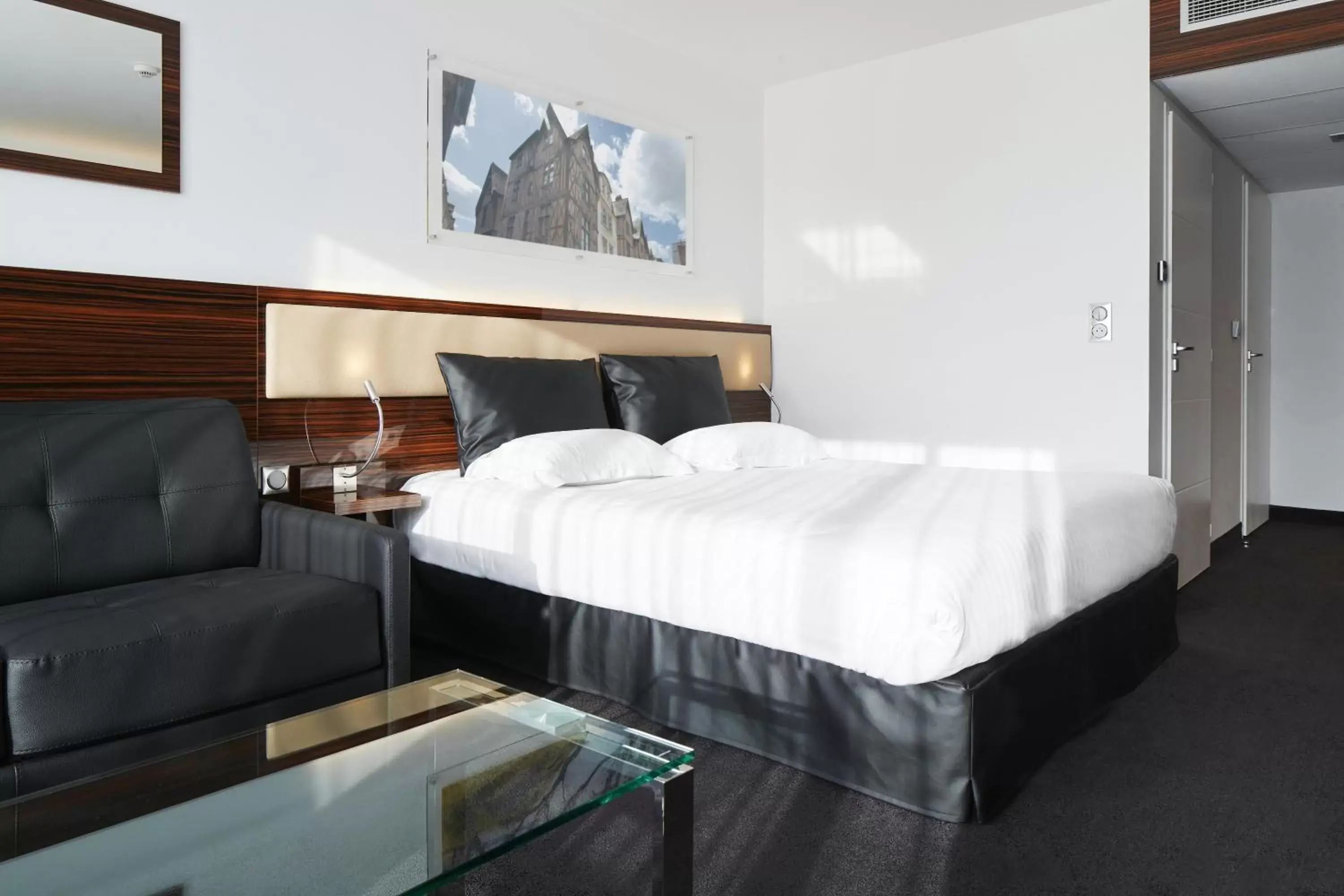 Bedroom, Bed in WESTOTEL TOURS VAL DE LOIRE