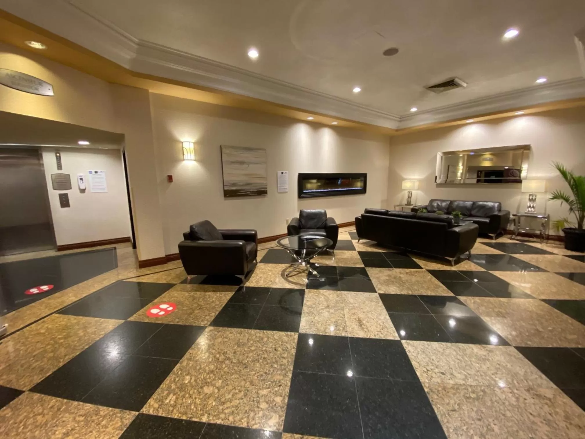 Living room in Hotel Universel Montréal