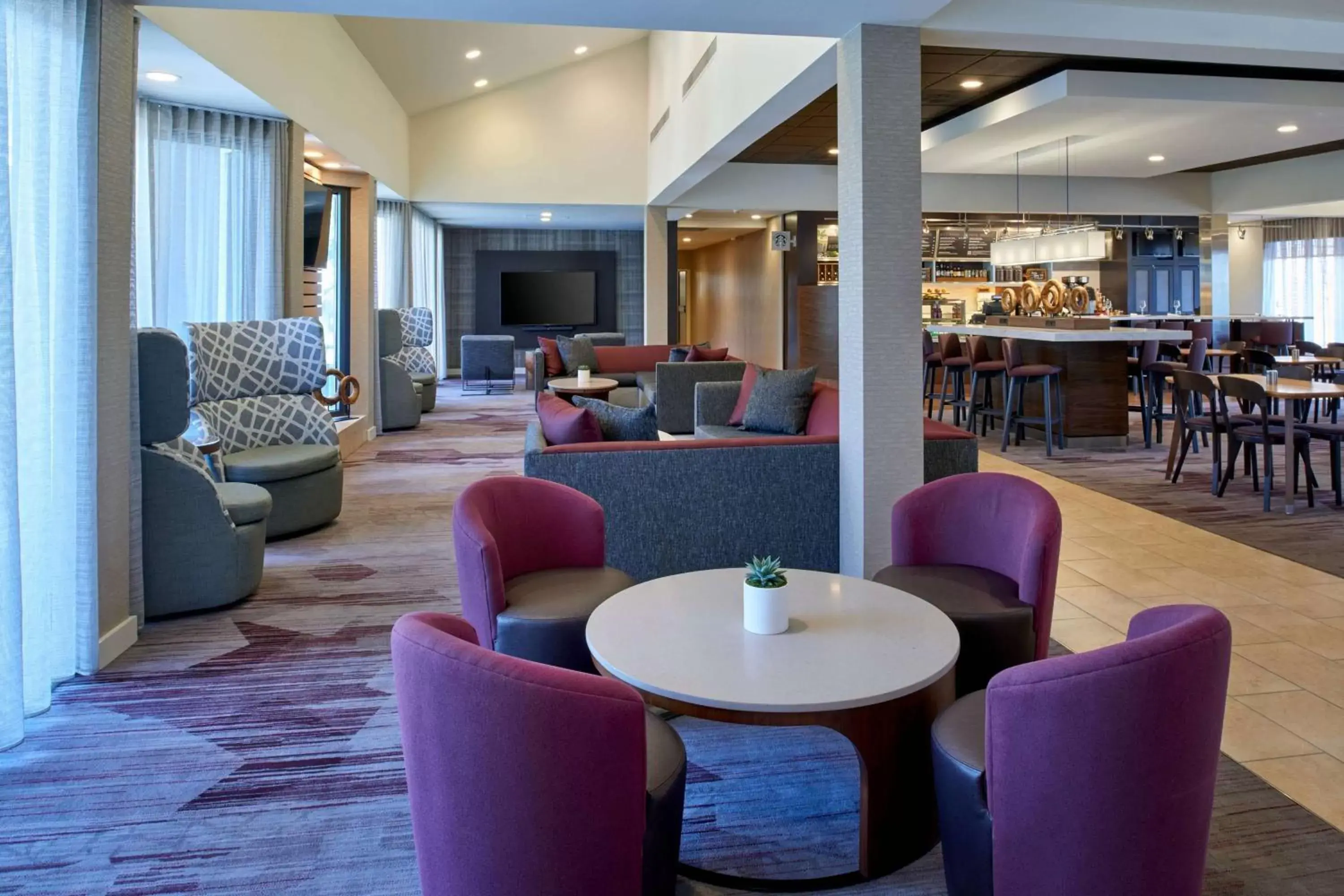 Lobby or reception, Lounge/Bar in Sonesta Select Minneapolis Eden Prairie