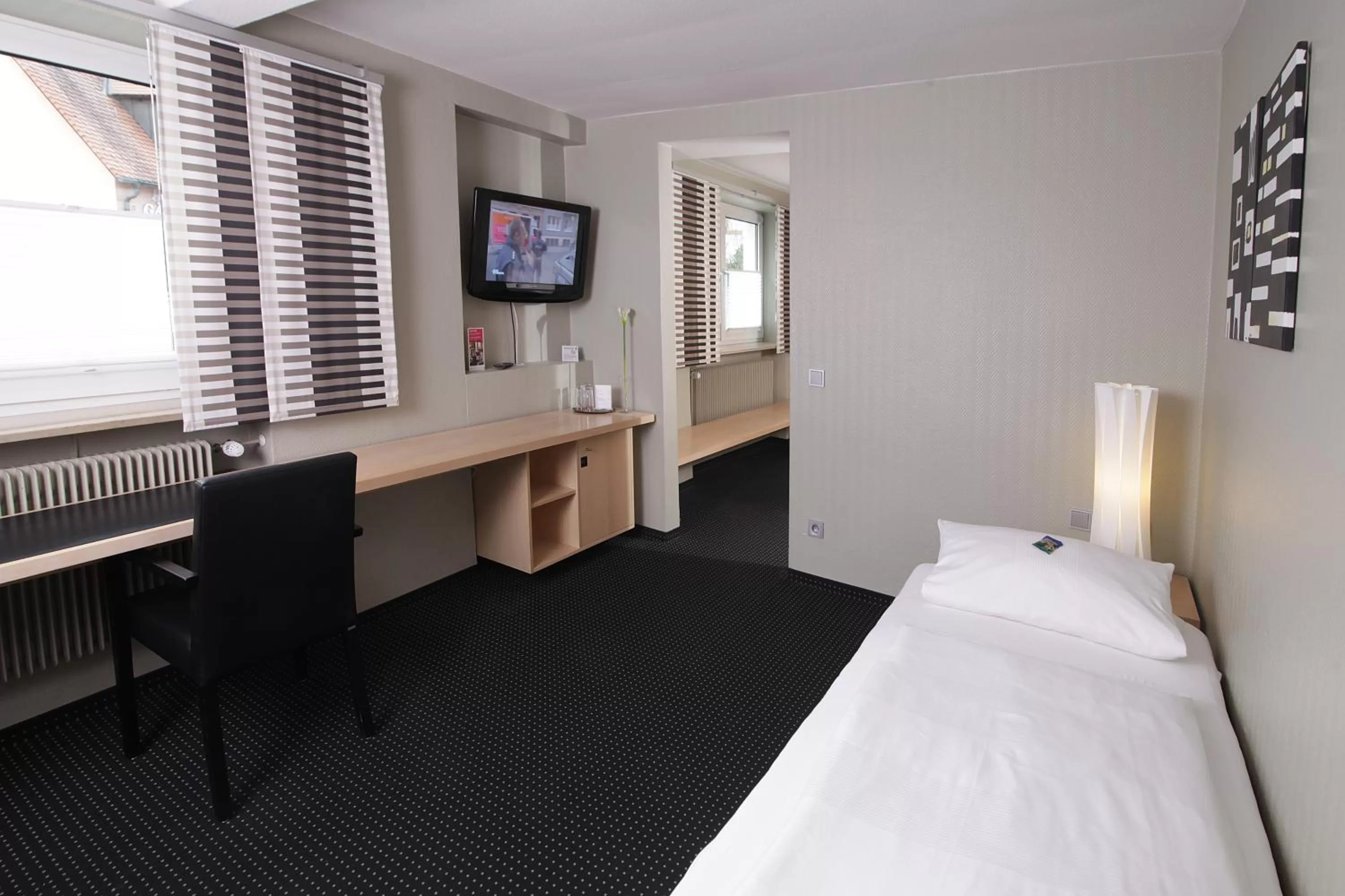 Bedroom, Bed in Hotel und Gasthof Ritter St. Georg