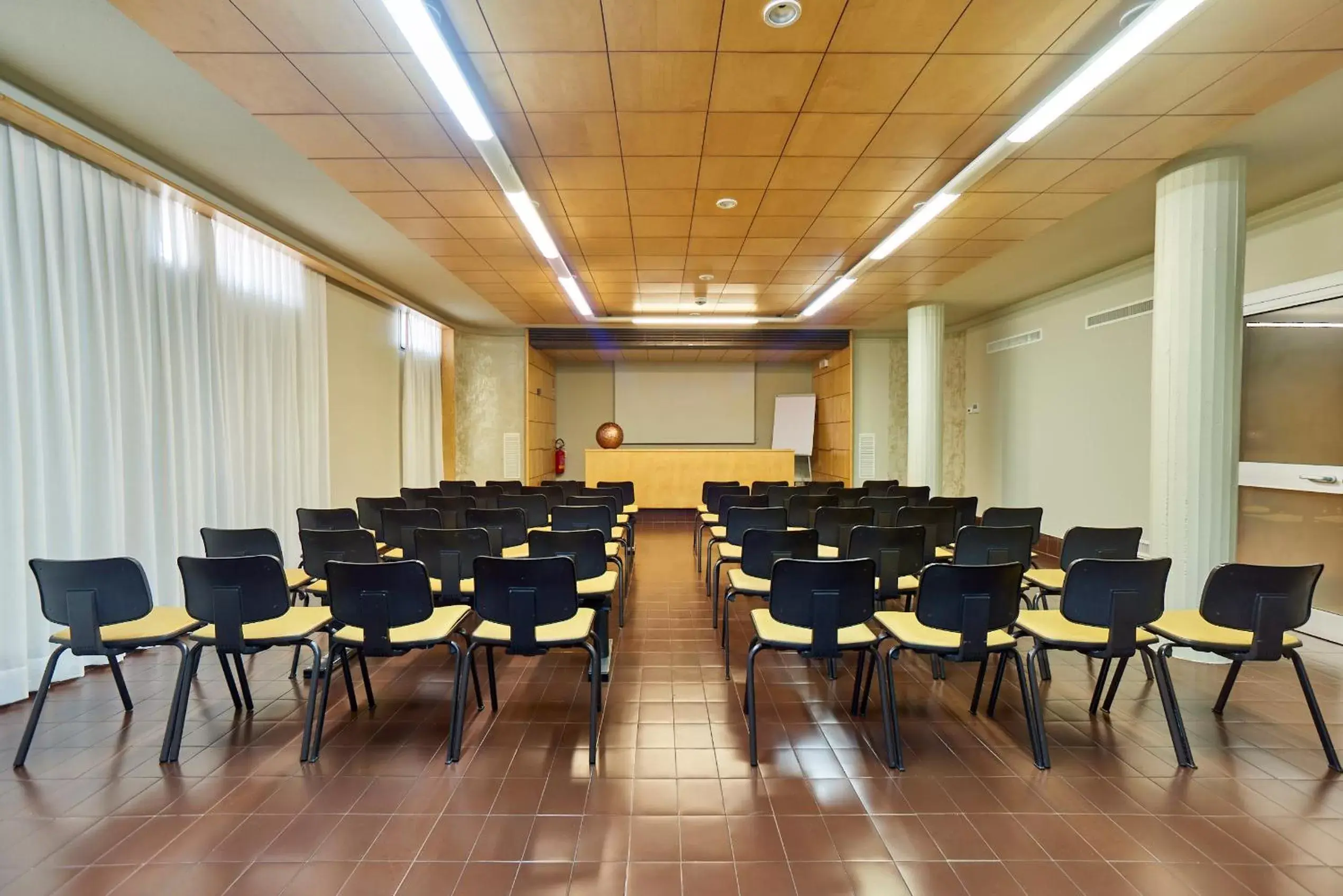 Business facilities in Hotel Oleggio Malpensa