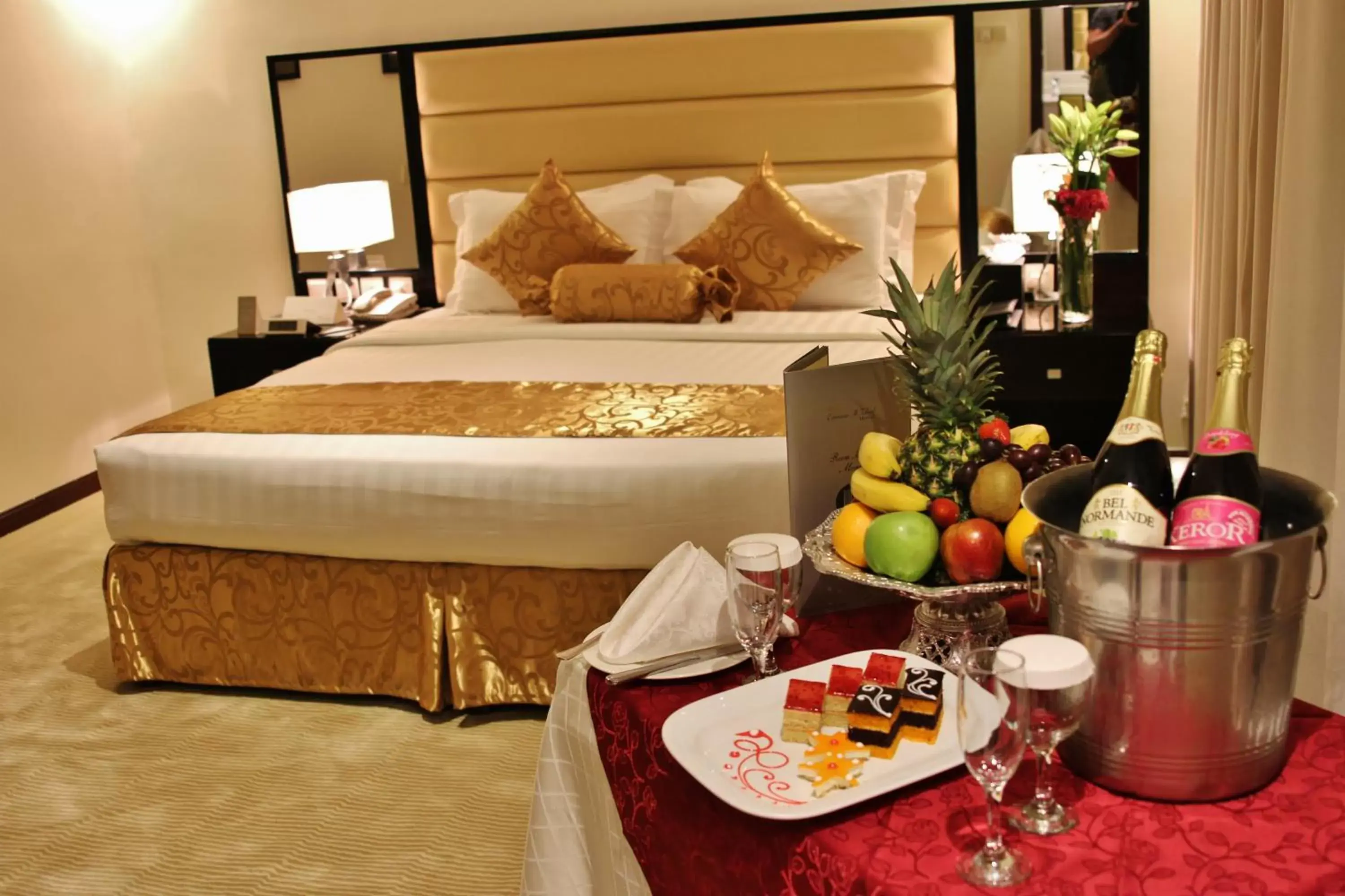 Photo of the whole room, Bed in Carawan Al Fahad Hotel