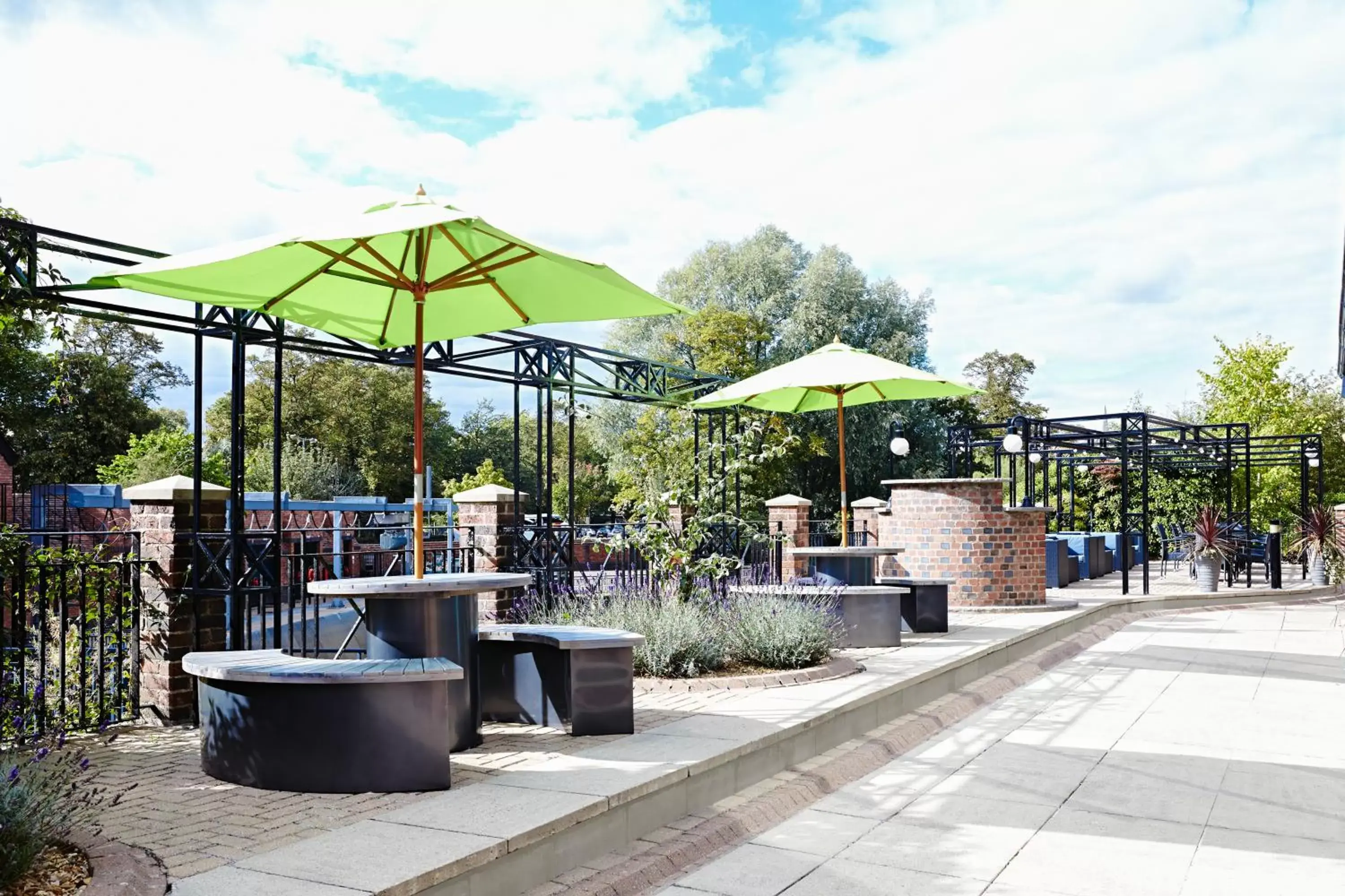 Patio in Novotel York Centre